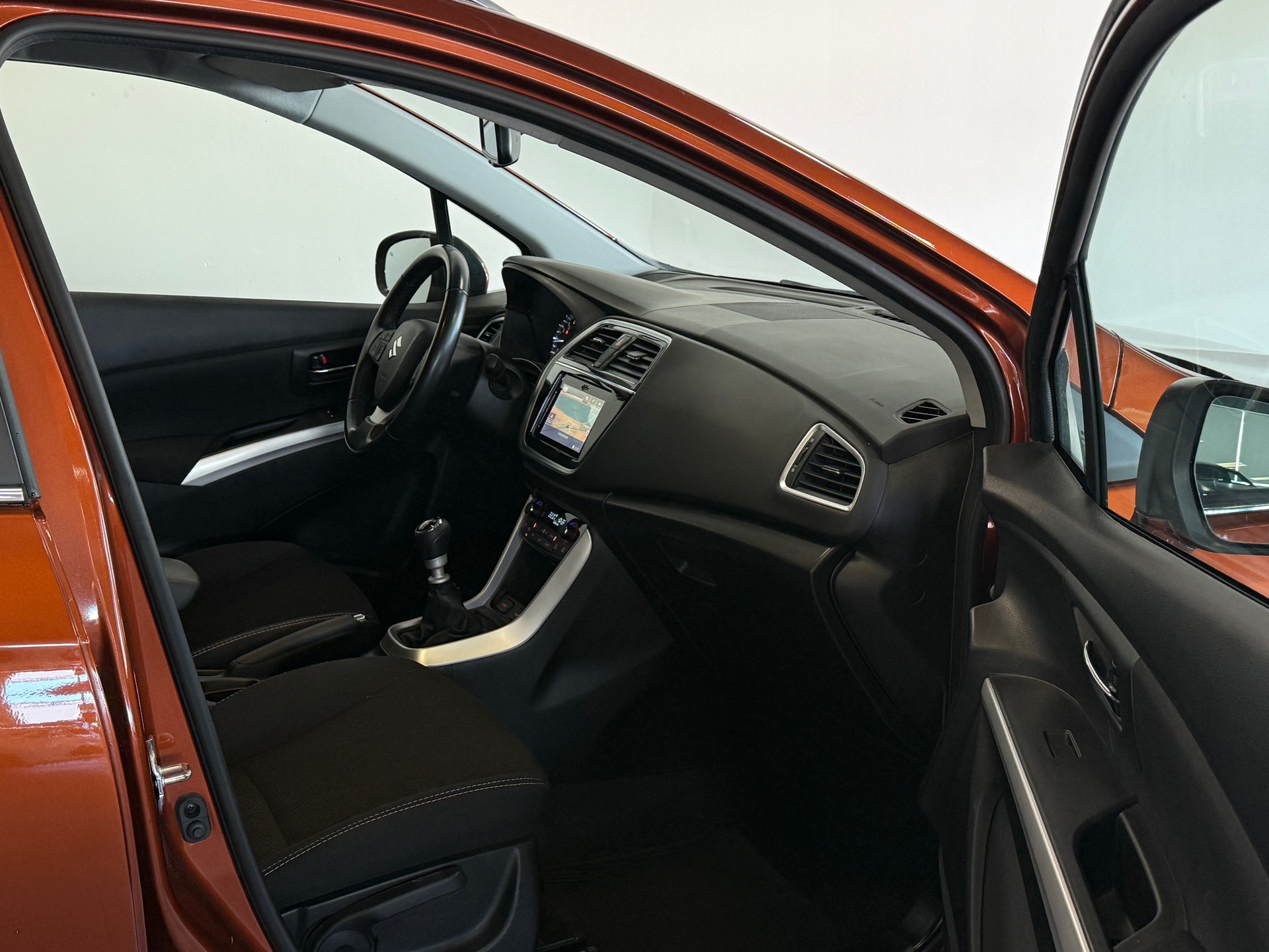 SUZUKI SX4 S-Cross 1.4 16V Generation Hybrid 4WD-image-10