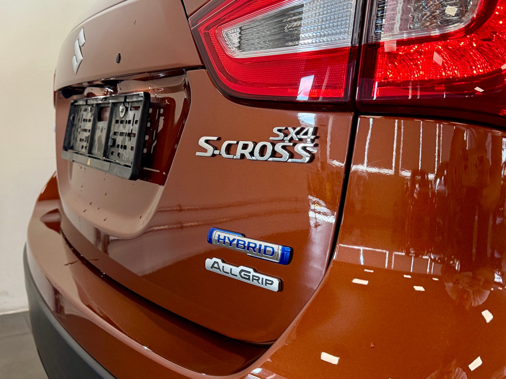 SUZUKI SX4 S-Cross 1.4 16V Generation Hybrid 4WD-image-3