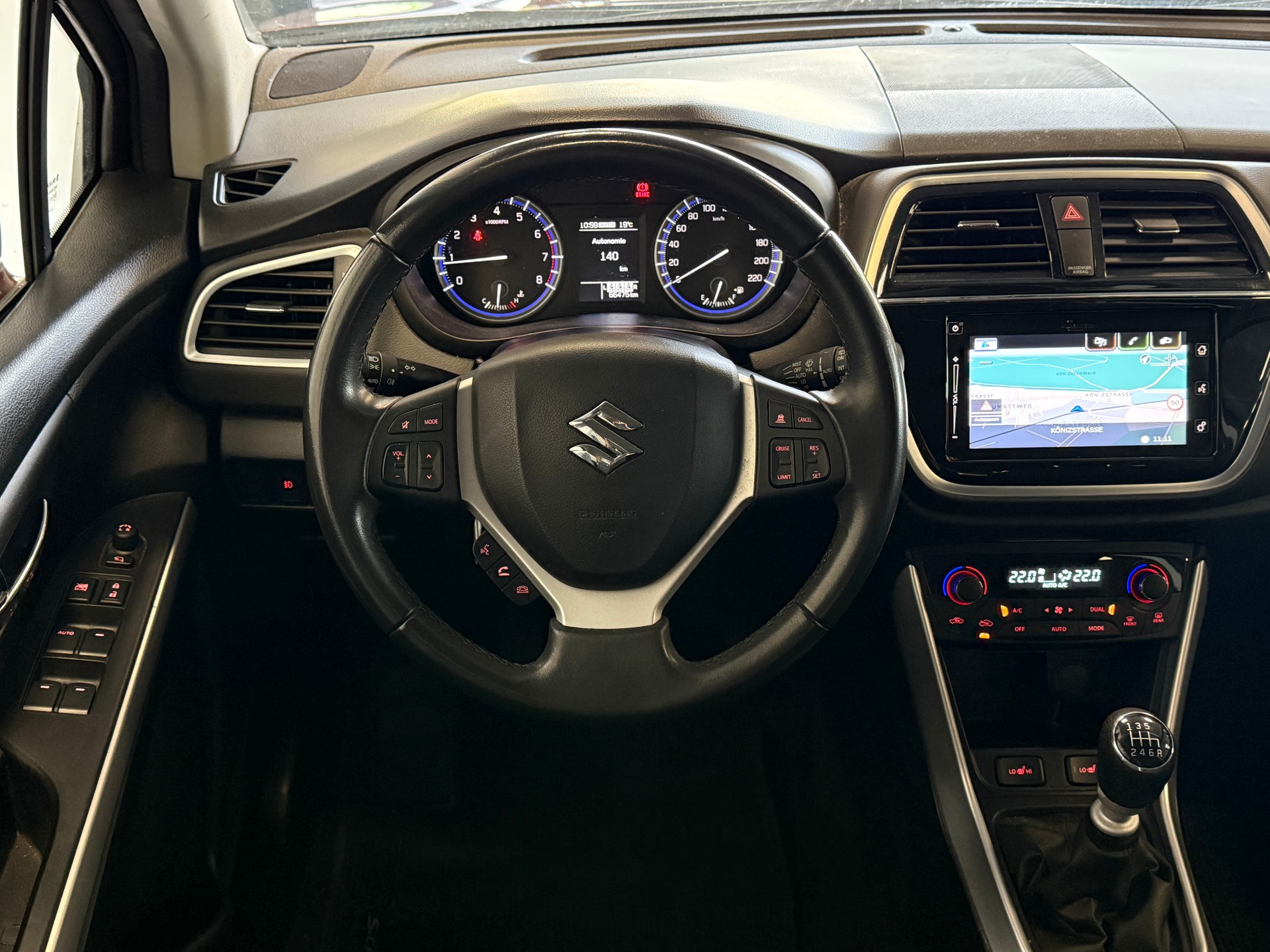 SUZUKI SX4 S-Cross 1.4 16V Generation Hybrid 4WD-image-4