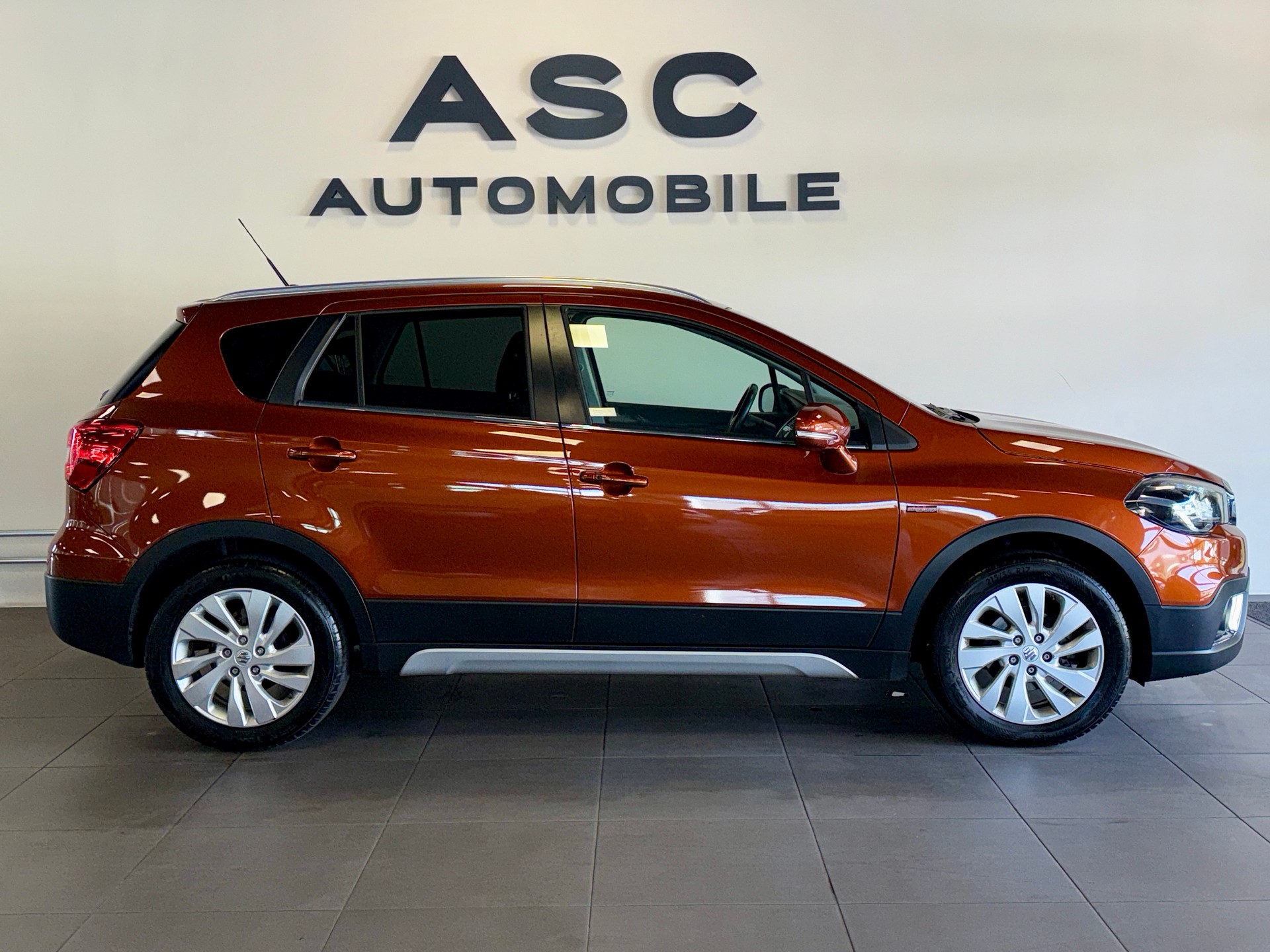 SUZUKI SX4 S-Cross 1.4 16V Generation Hybrid 4WD-image-1