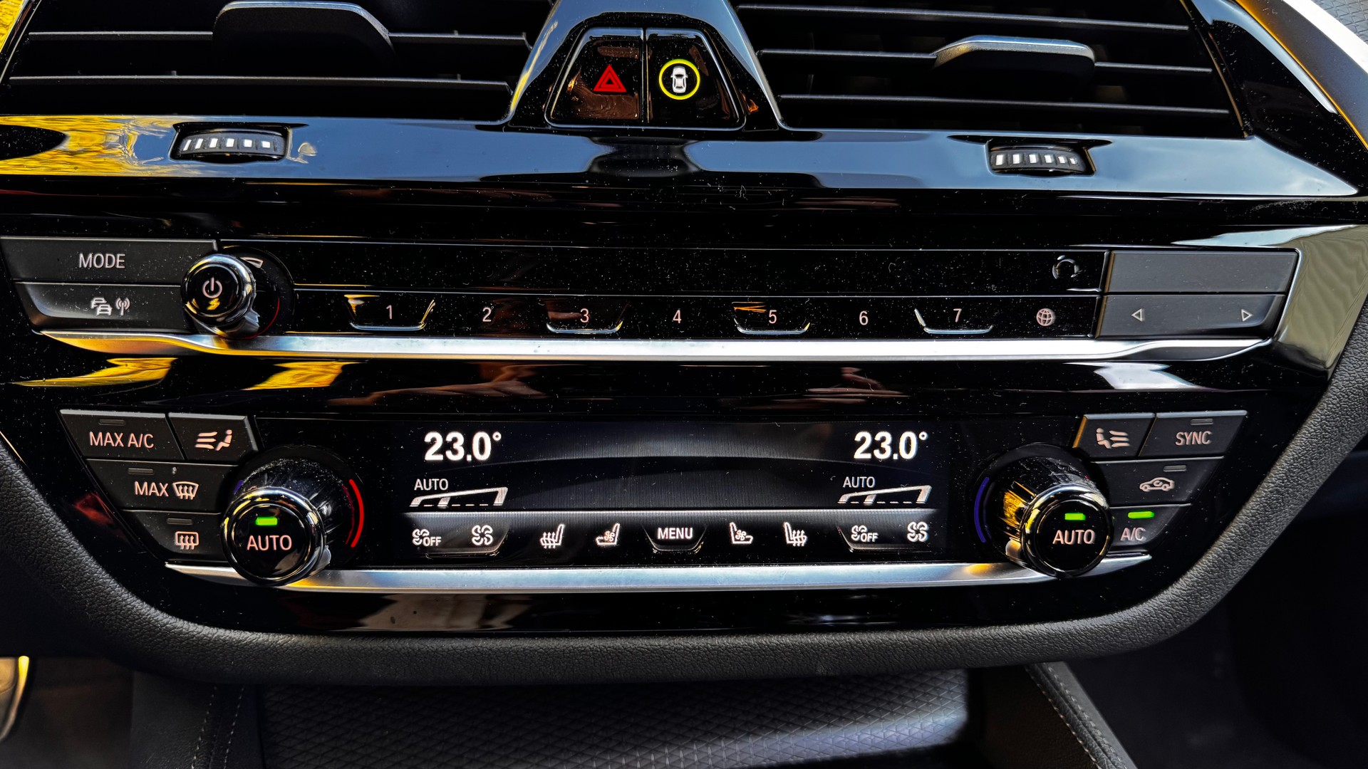 BMW M550i xDrive SAG-image-16