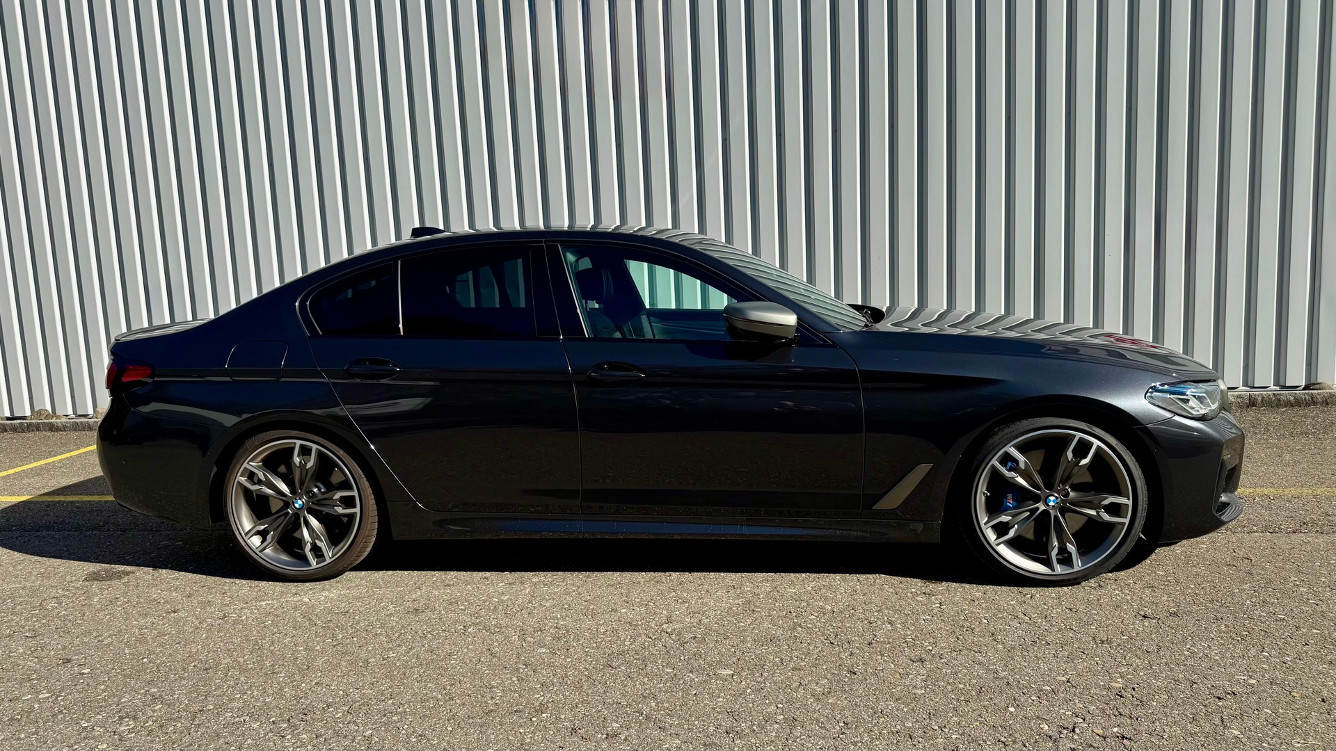 BMW M550i xDrive SAG-image-1
