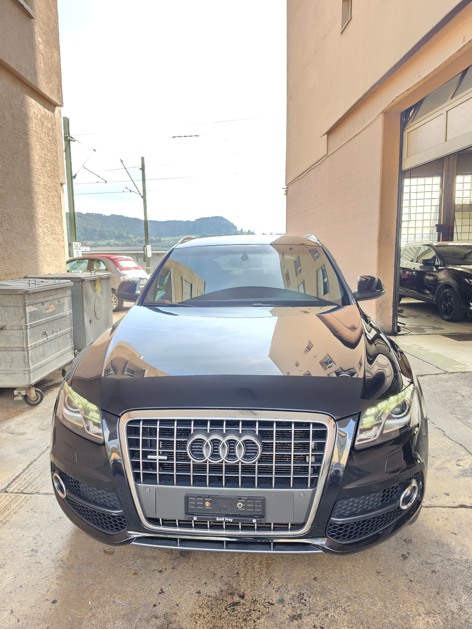 AUDI Q5 2.0 TFSI quattro S-tronic-image-1