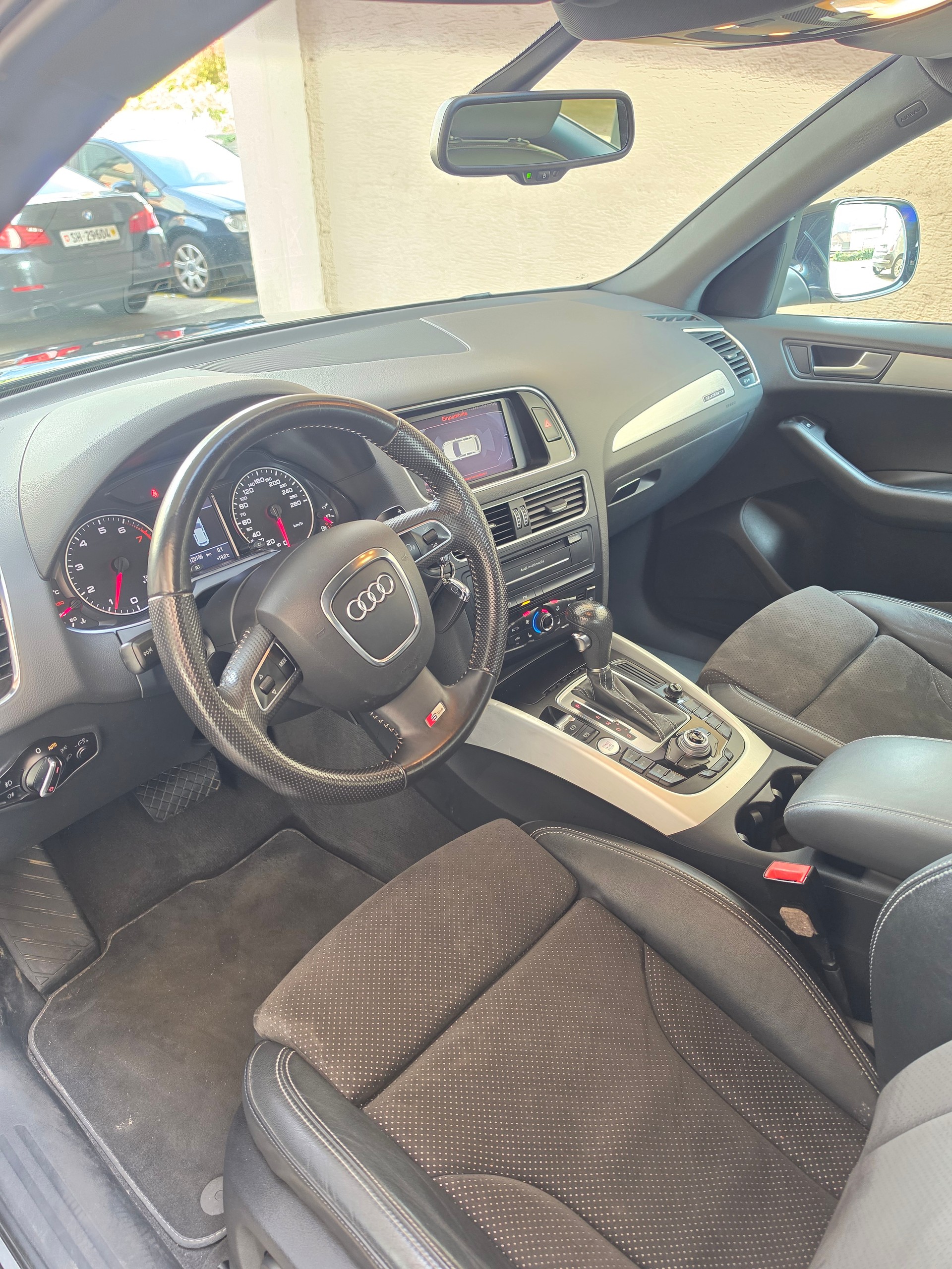 AUDI Q5 2.0 TFSI quattro S-tronic-image-7