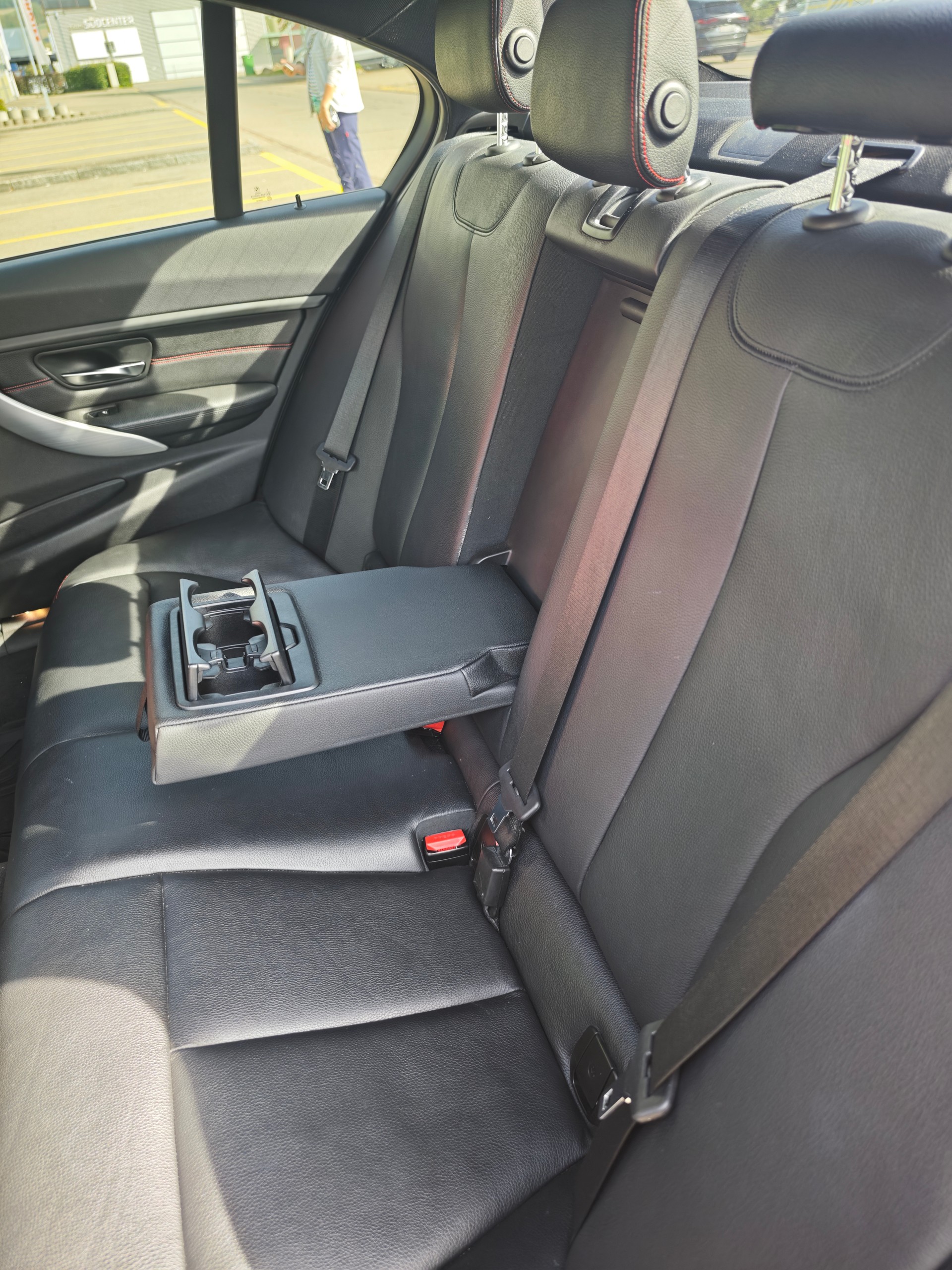 BMW F30-image-17