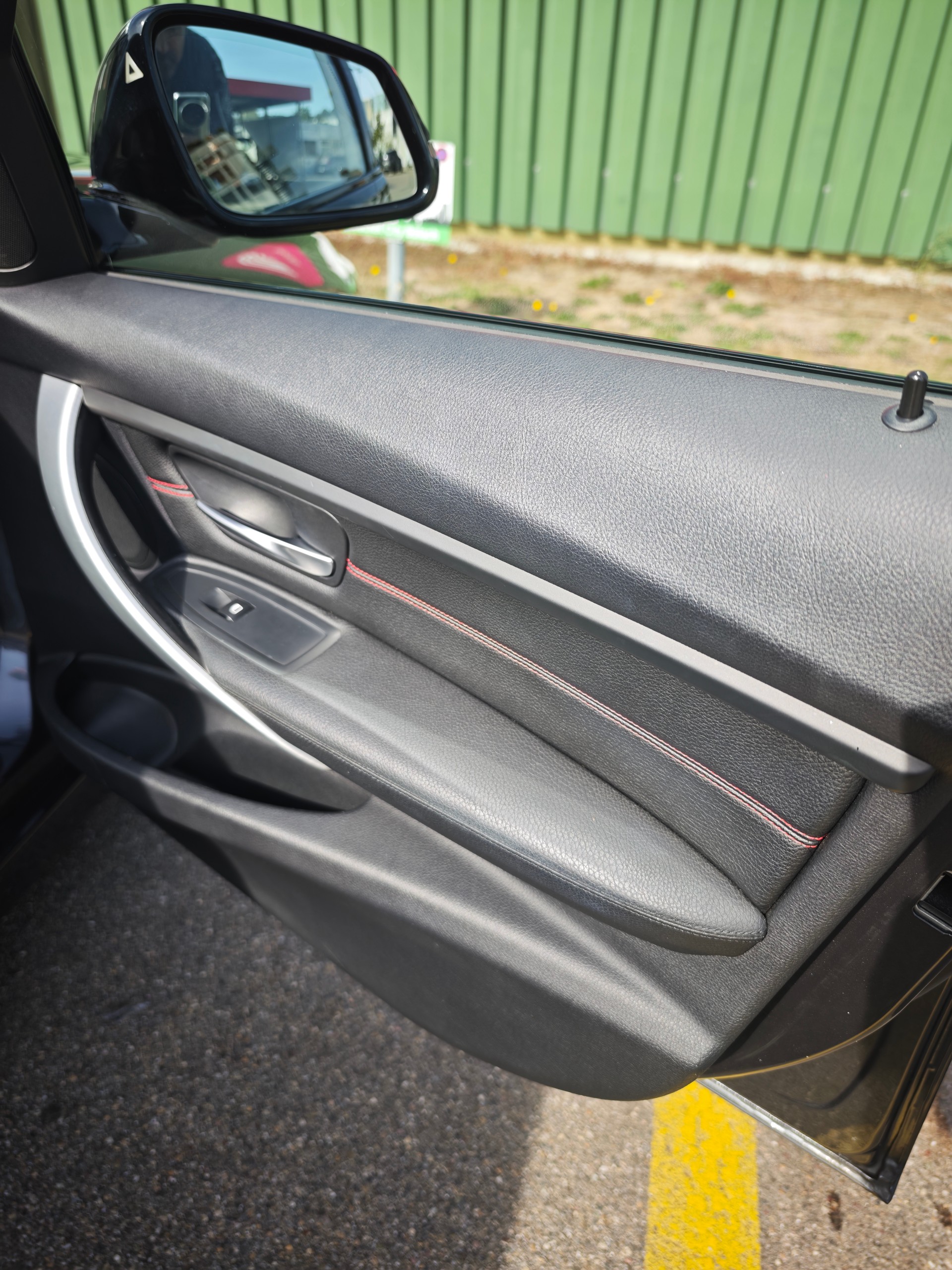 BMW F30-image-14