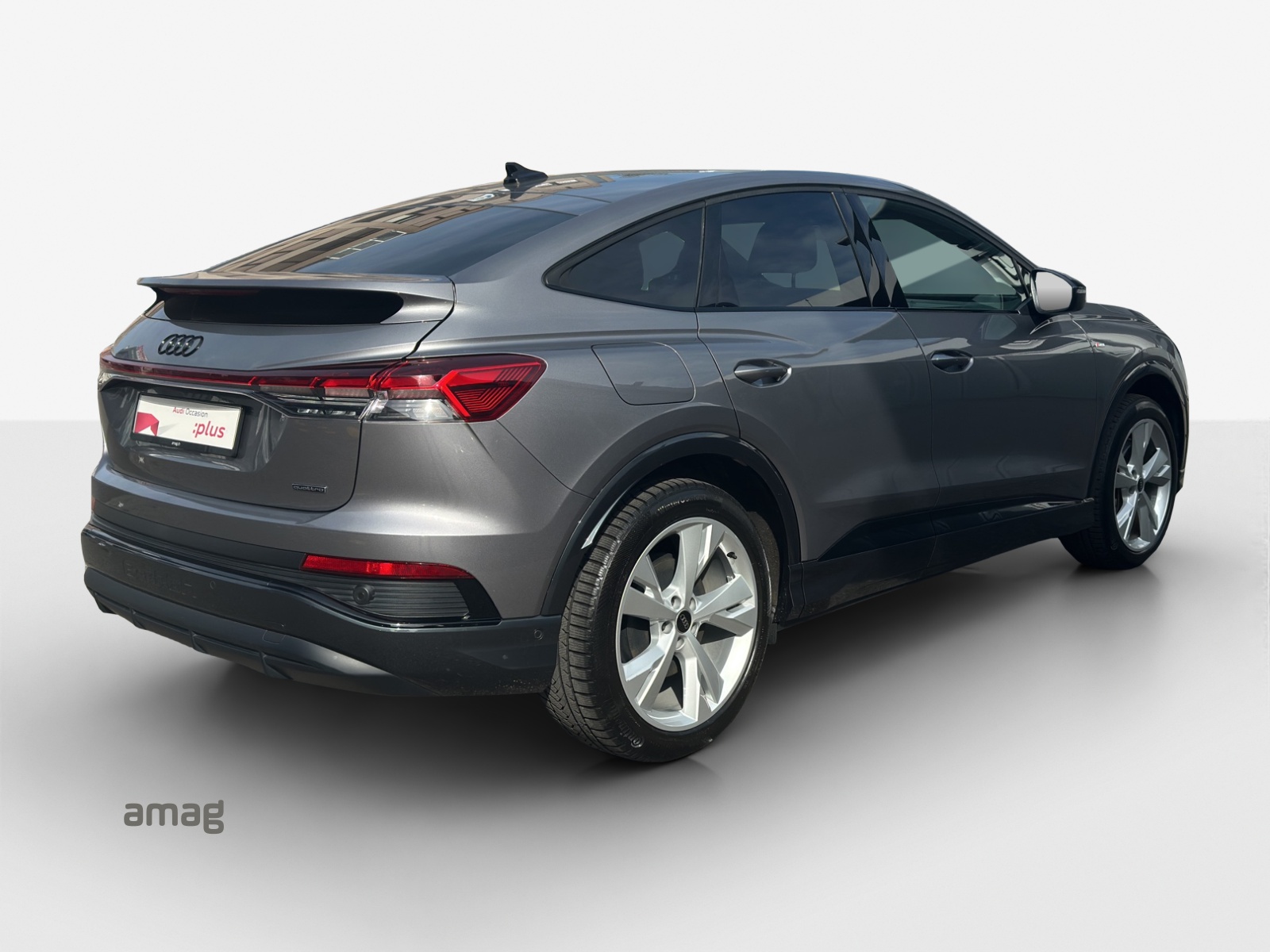 AUDI Q4 Sportback e-tron 50 quattro-image-4