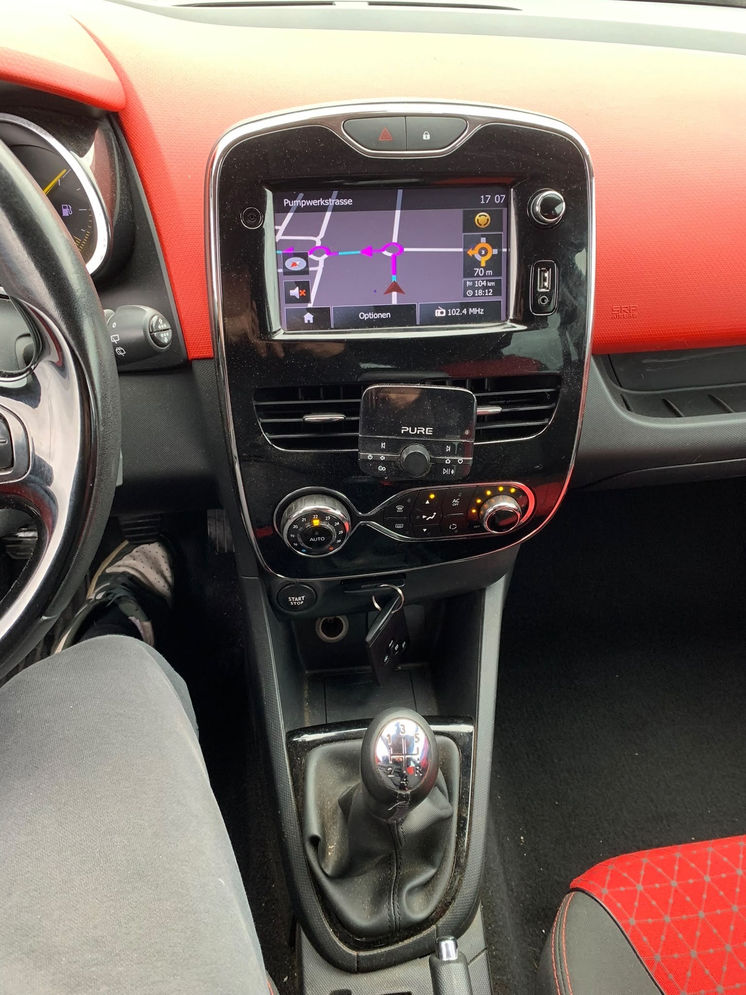 RENAULT Clio 0.9 12V Dynamique (Klimatronik * Multilenkrad * Navigation * BO5)-image-10