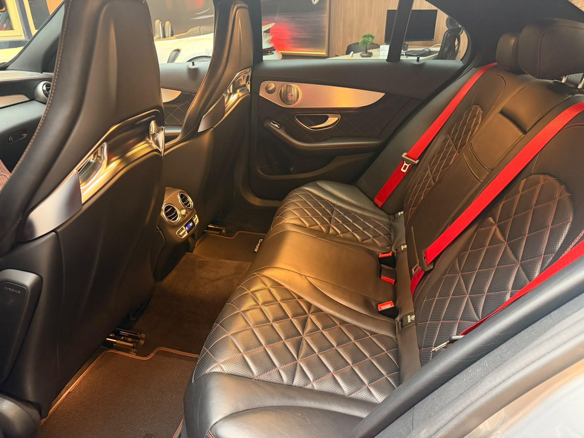 MERCEDES-BENZ C-Klasse W205 C 63 S AMG Edition 1-image-18