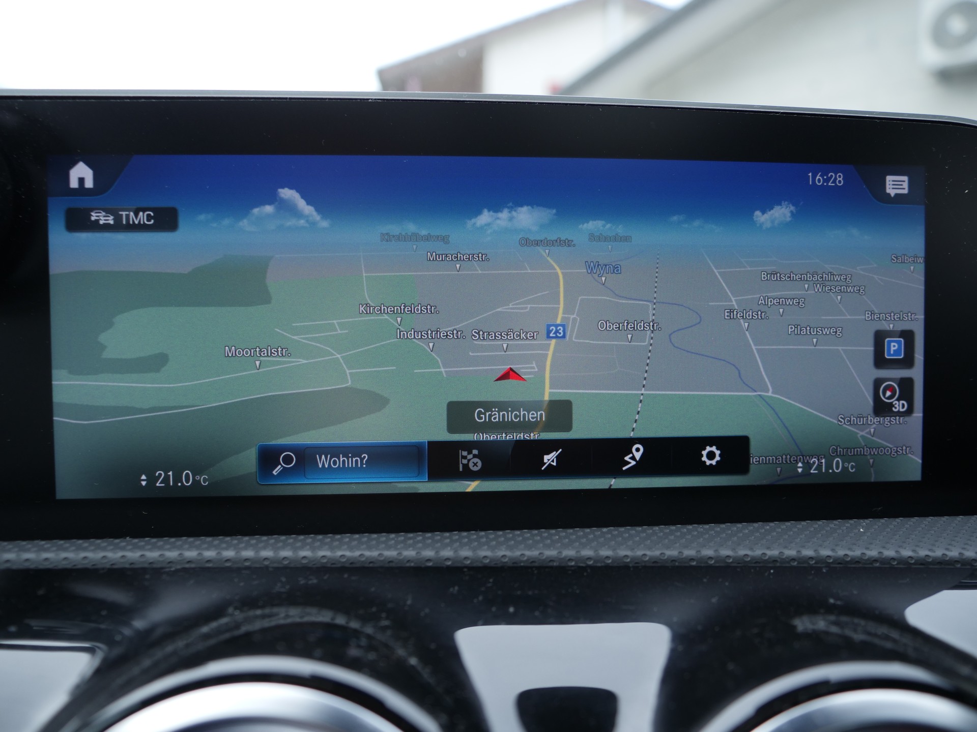 MERCEDES-BENZ A 35 AMG 4Matic Speedshift-image-14