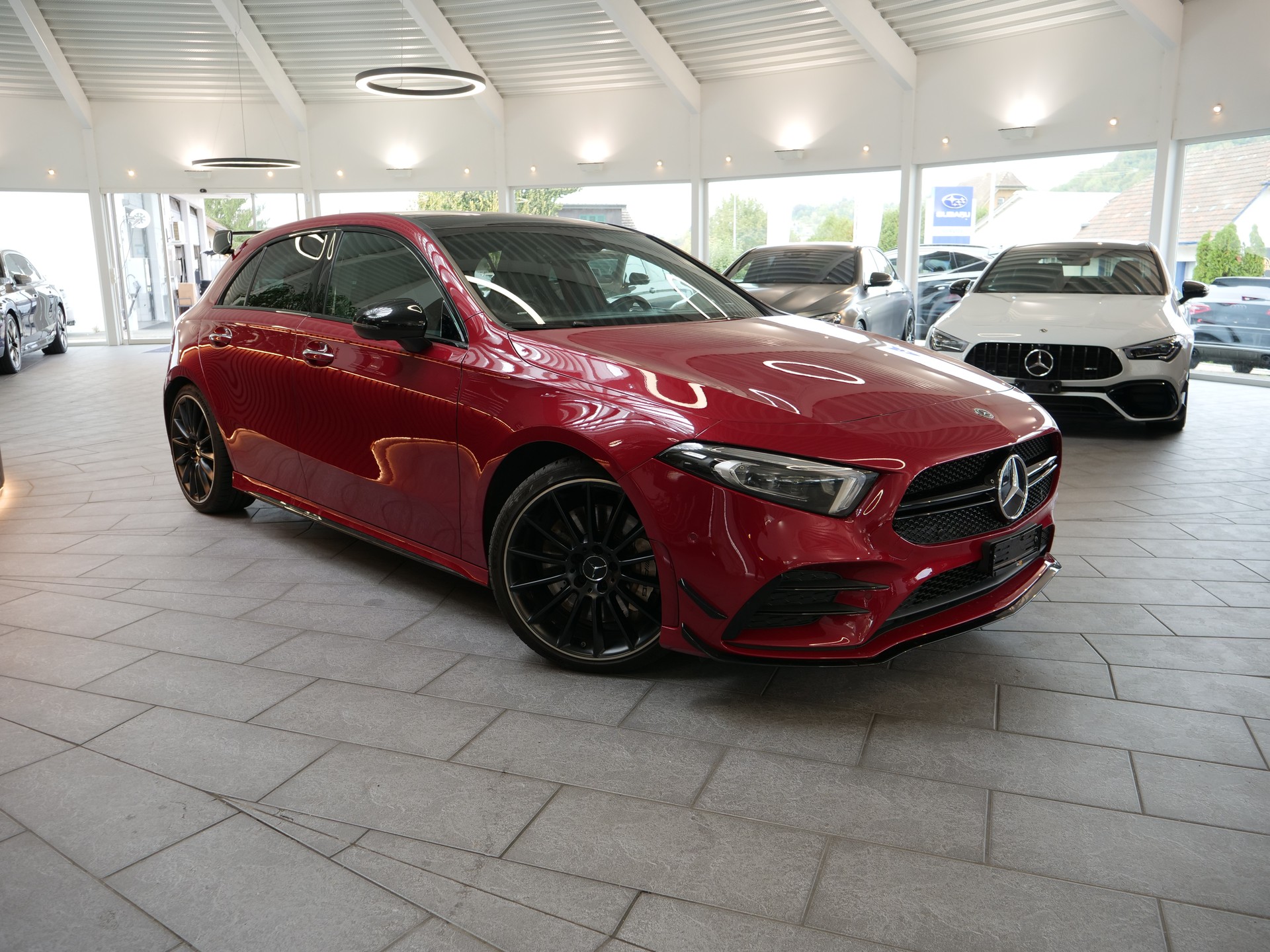 MERCEDES-BENZ A 35 AMG 4Matic Speedshift-showroom-element-3
