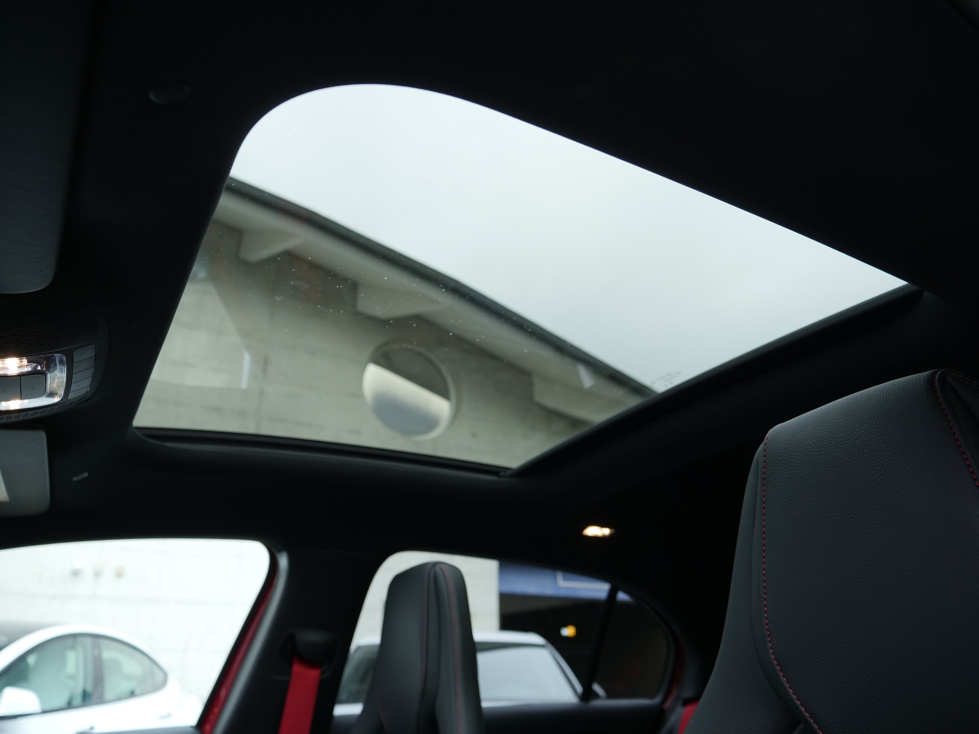 MERCEDES-BENZ A 35 AMG 4Matic Speedshift-image-22