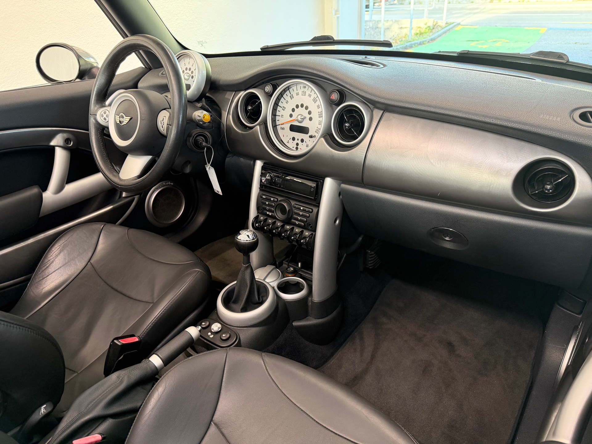 MINI Cooper S Cabriolet-image-9