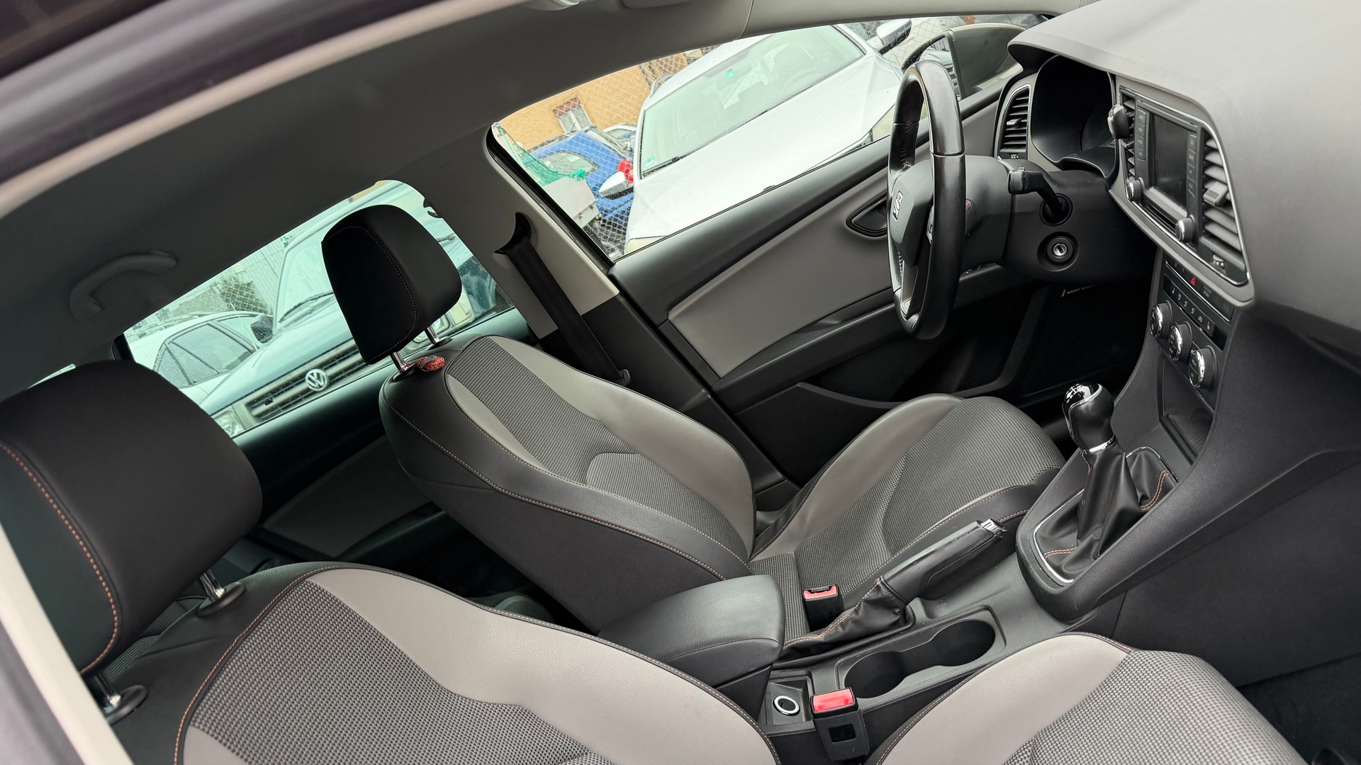 SEAT Leon ST 2.0 TDI X-Perience 4Drive-image-5
