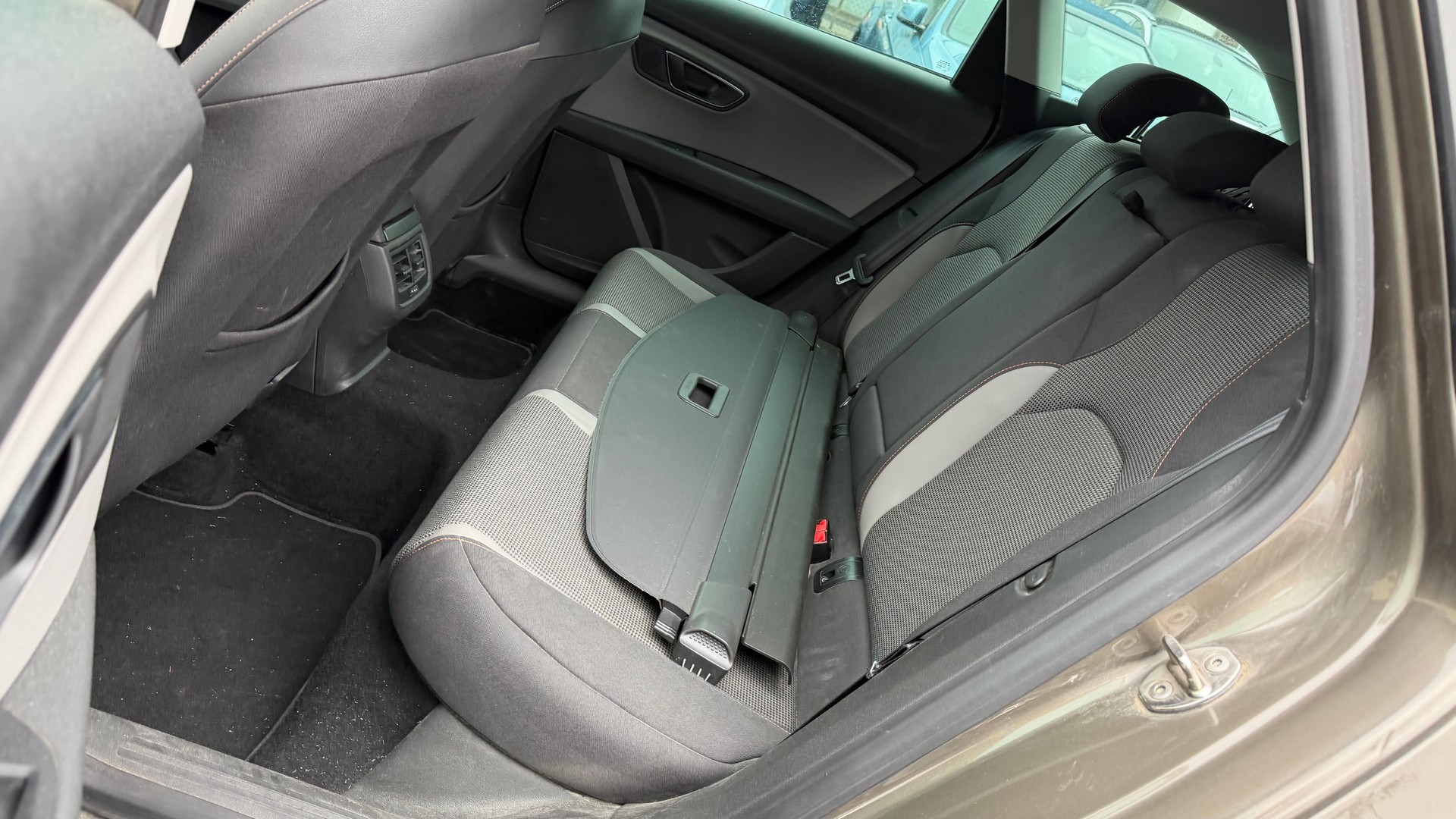 SEAT Leon ST 2.0 TDI X-Perience 4Drive-image-12