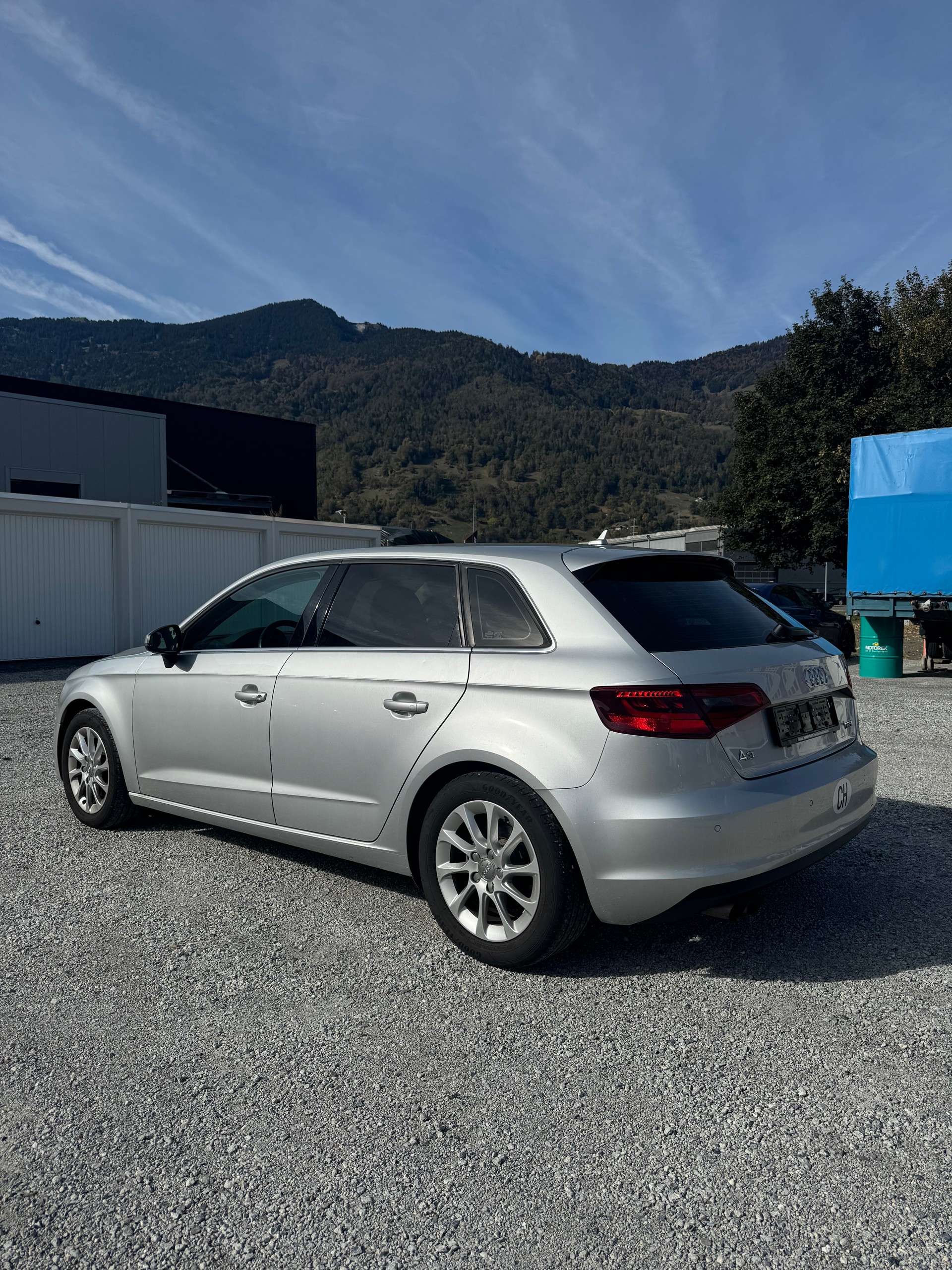 AUDI A3 Sportback 1.4 TFSI Ambiente S-tronic-image-5