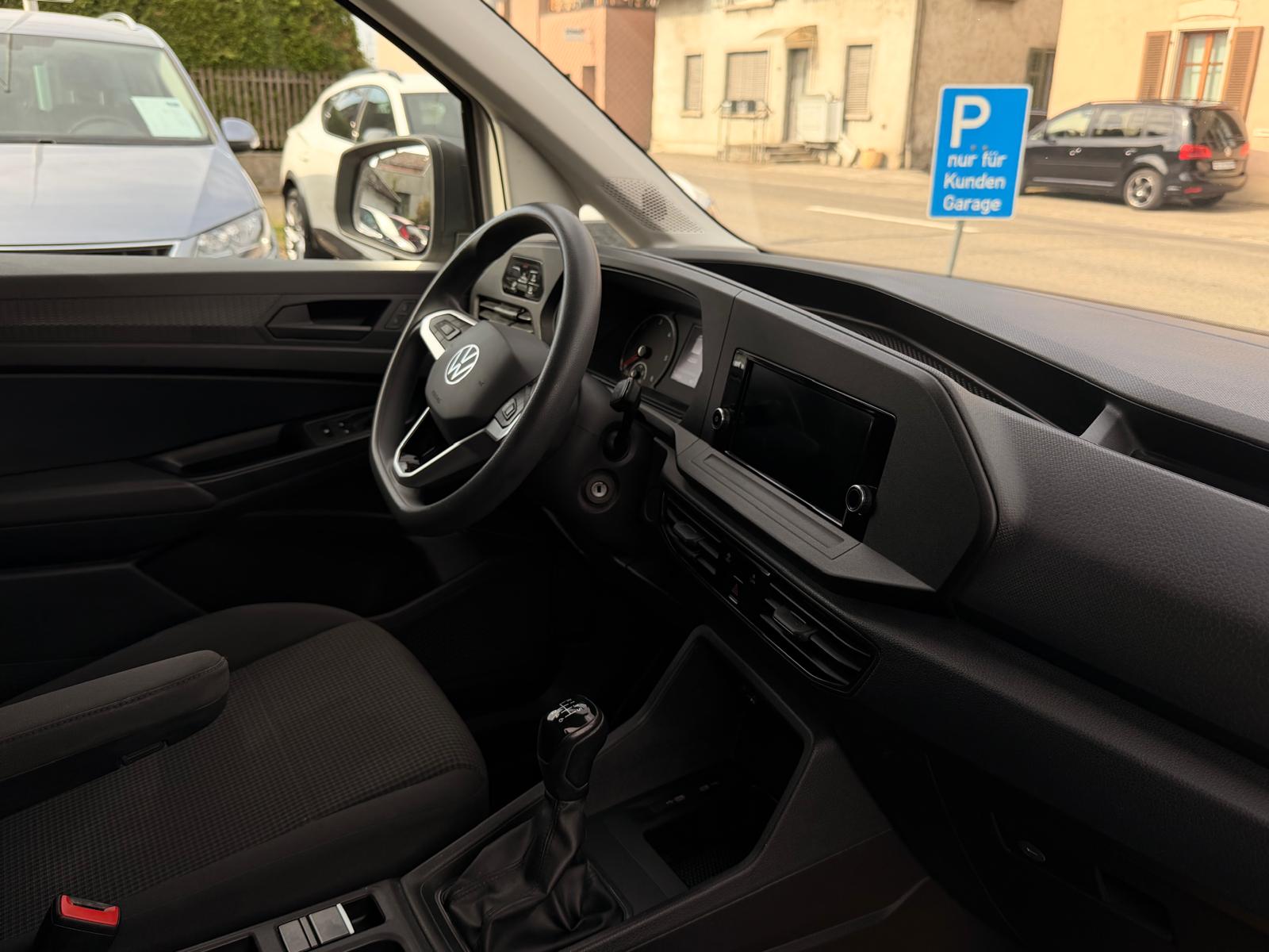 VW Caddy Cargo 2.0TDI Entry-image-11
