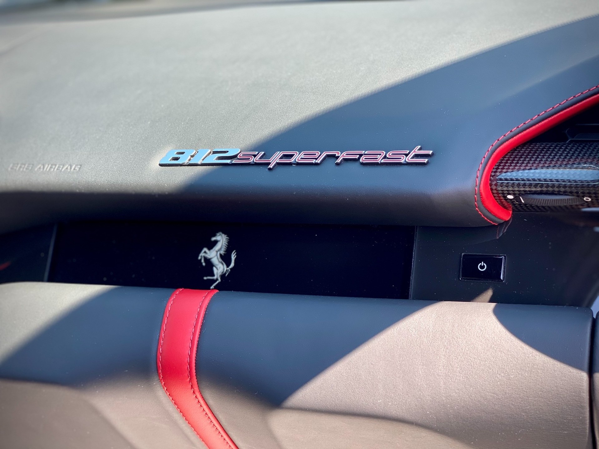 FERRARI 812 Superfast - Véhicule Suisse (CH)-image-11