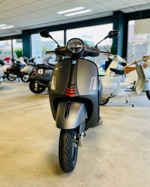 PIAGGIO Vespa GTS 125 Super Sport ABS