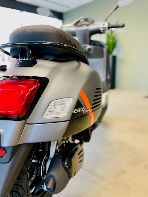 PIAGGIO Vespa GTS 125 Super Sport ABS-image-4