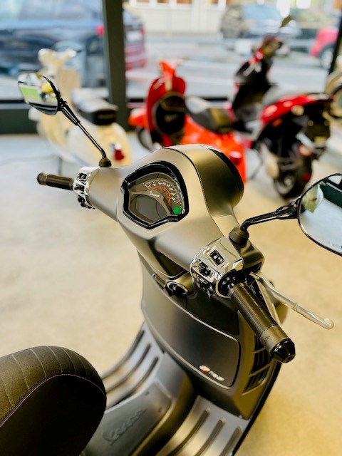 PIAGGIO Vespa GTS 125 Super Sport ABS-image-6