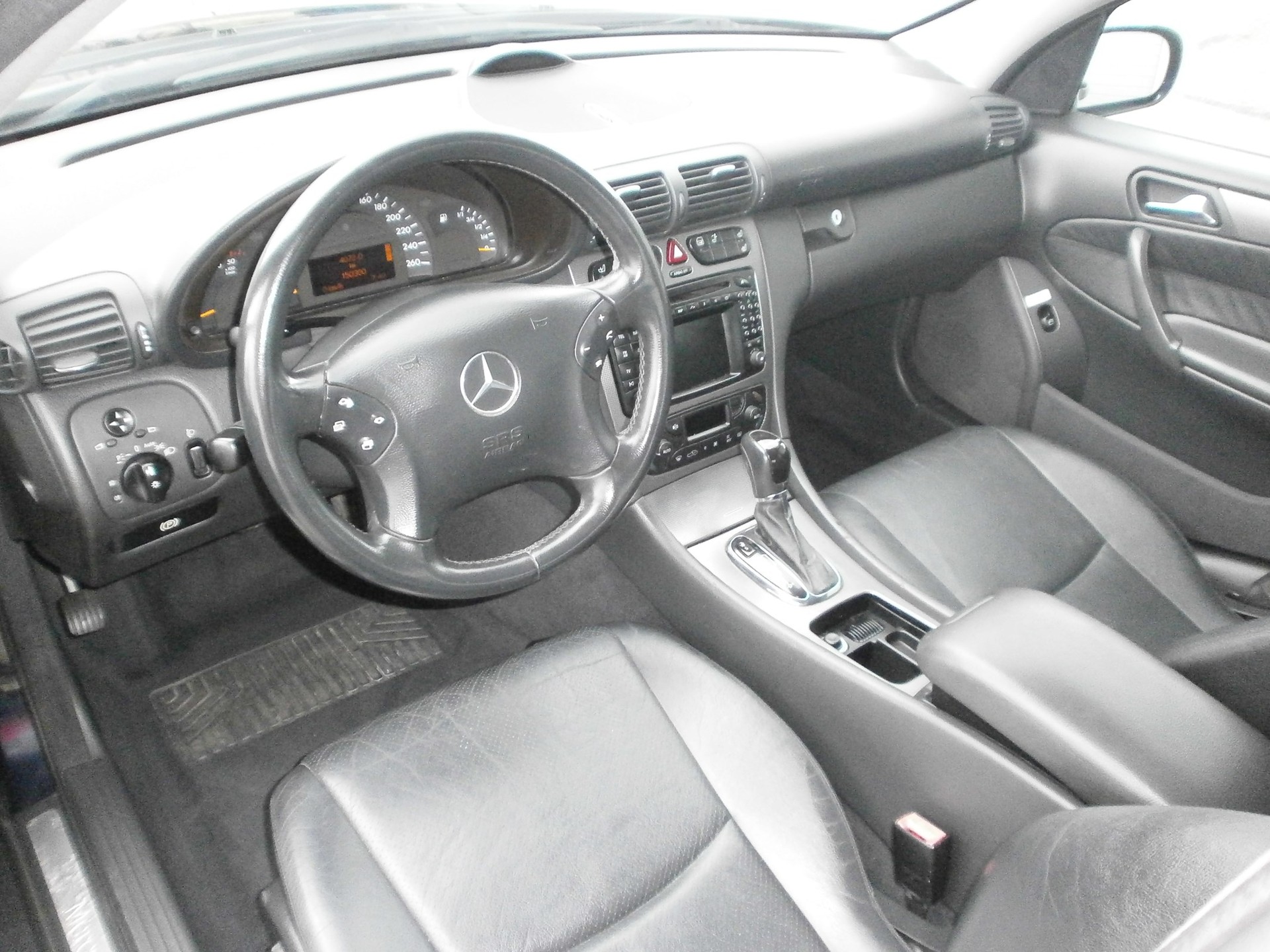 MERCEDES-BENZ C 270 CDI Avantgarde-image-8