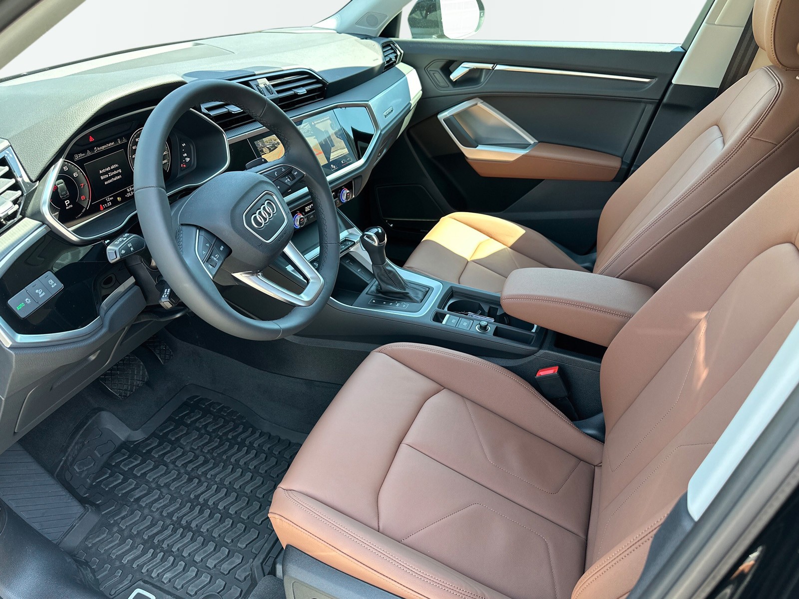 AUDI Q3 Sportback 45 TFSI S line quattro S-tronic-image-6