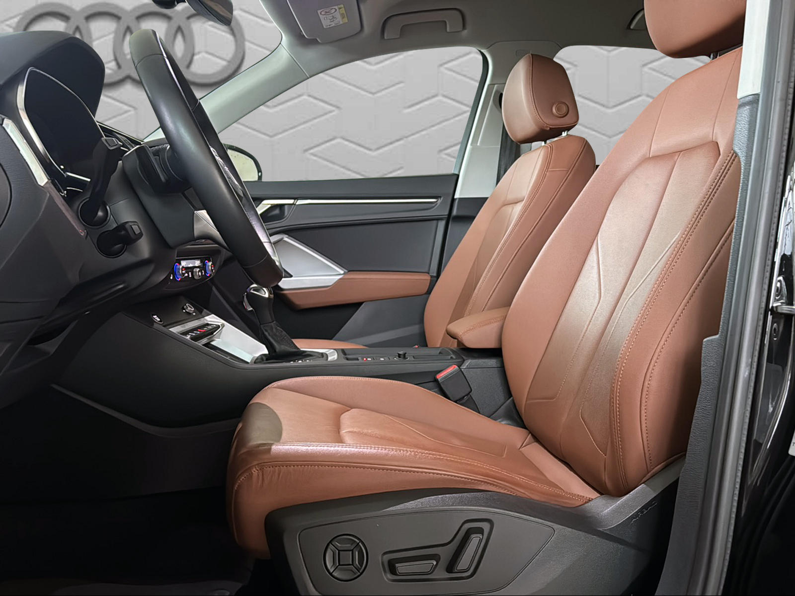 AUDI Q3 Sportback 45 TFSI quattro S-tronic-image-10