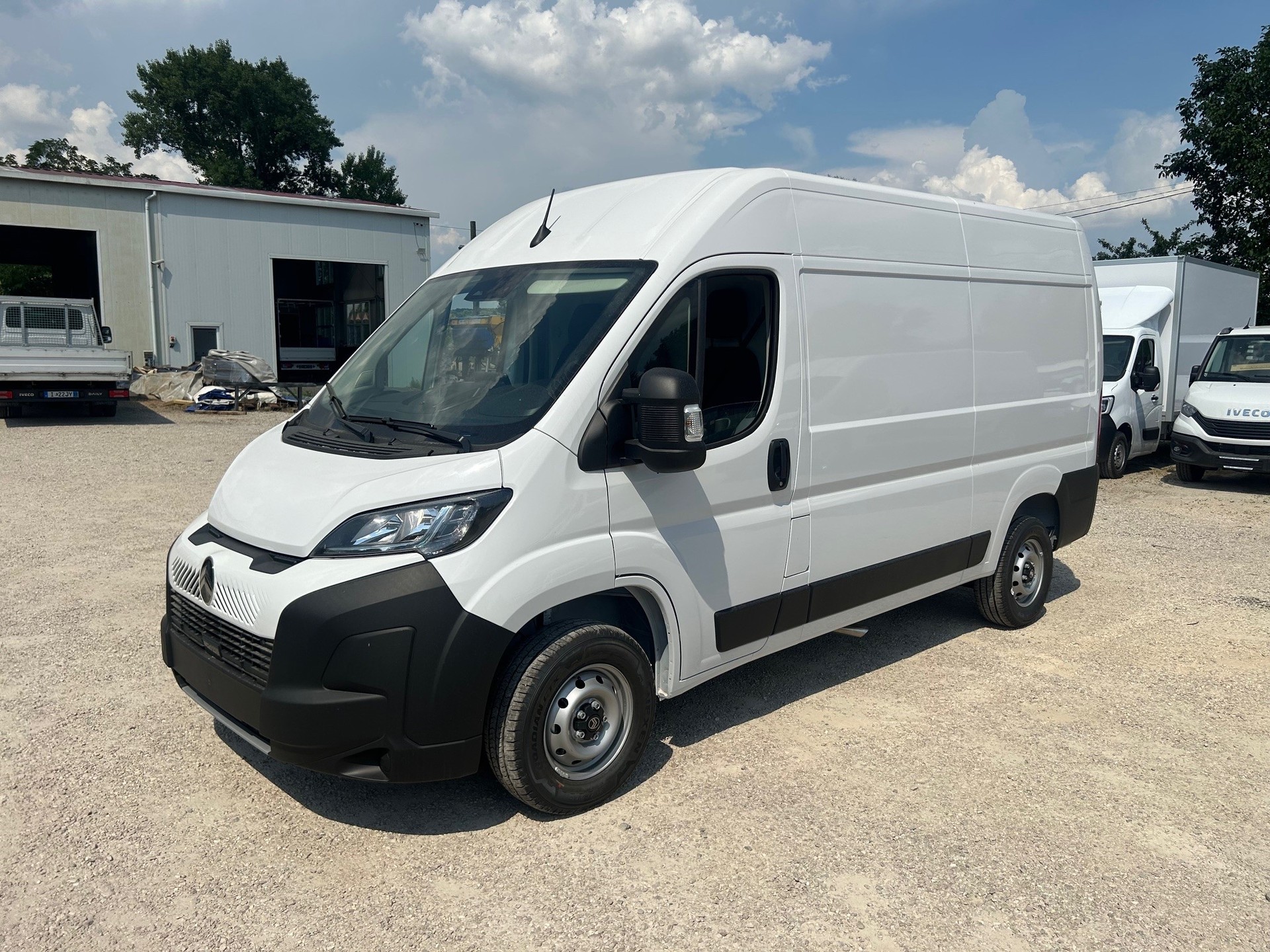 CITROEN New Modell L2H2 mit Carplay Navi, Rückfahrkamera, Anhängerkupplung u.s.w-image-1