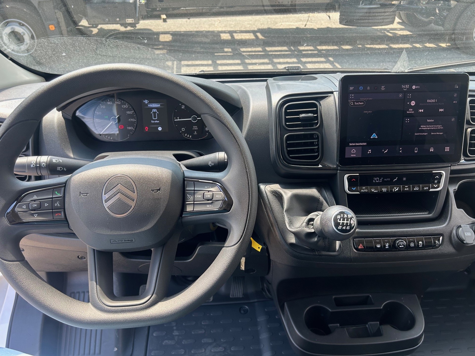CITROEN New Modell L2H2 mit Carplay Navi, Rückfahrkamera, Anhängerkupplung u.s.w-image-3