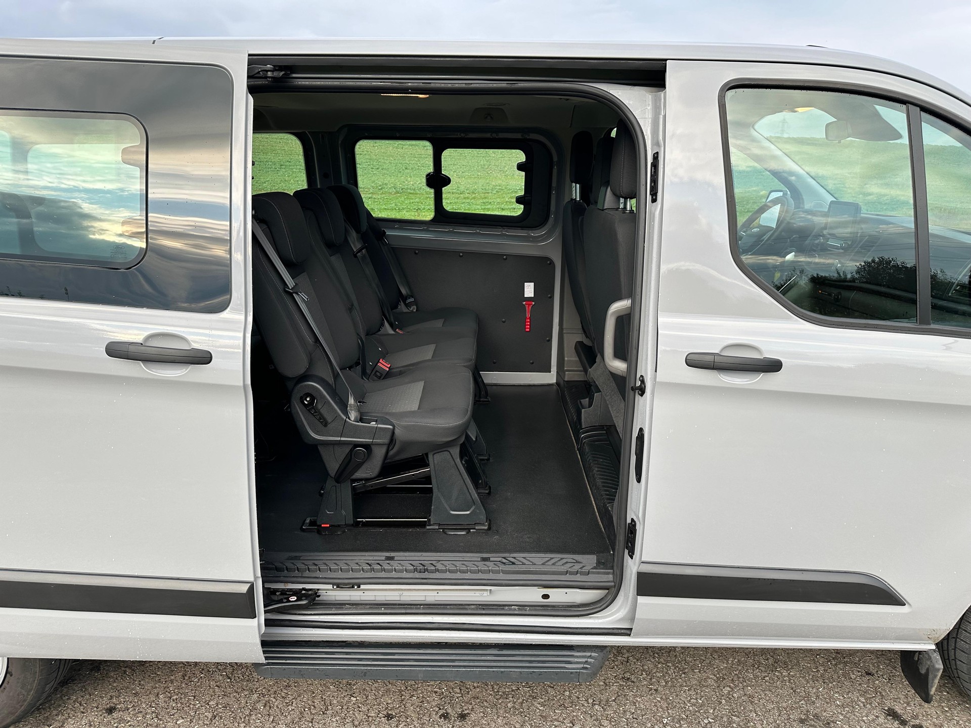 FORD Transit Custom 340 L2H1 Trend A-image-17