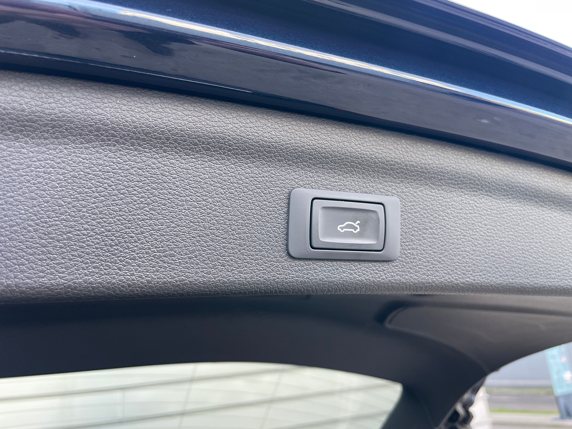 AUDI Q3 40 TFSI advanced quattro S-tronic-image-7