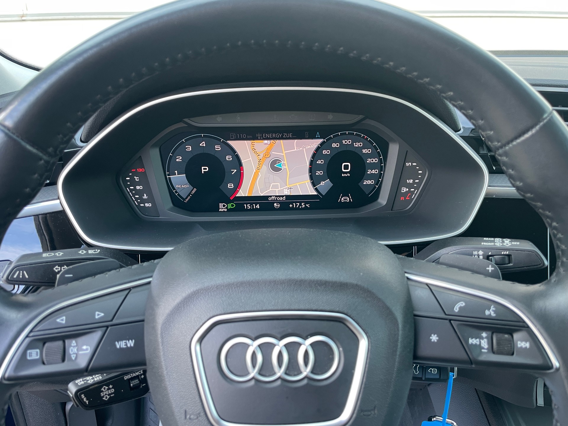 AUDI Q3 40 TFSI advanced quattro S-tronic-image-9
