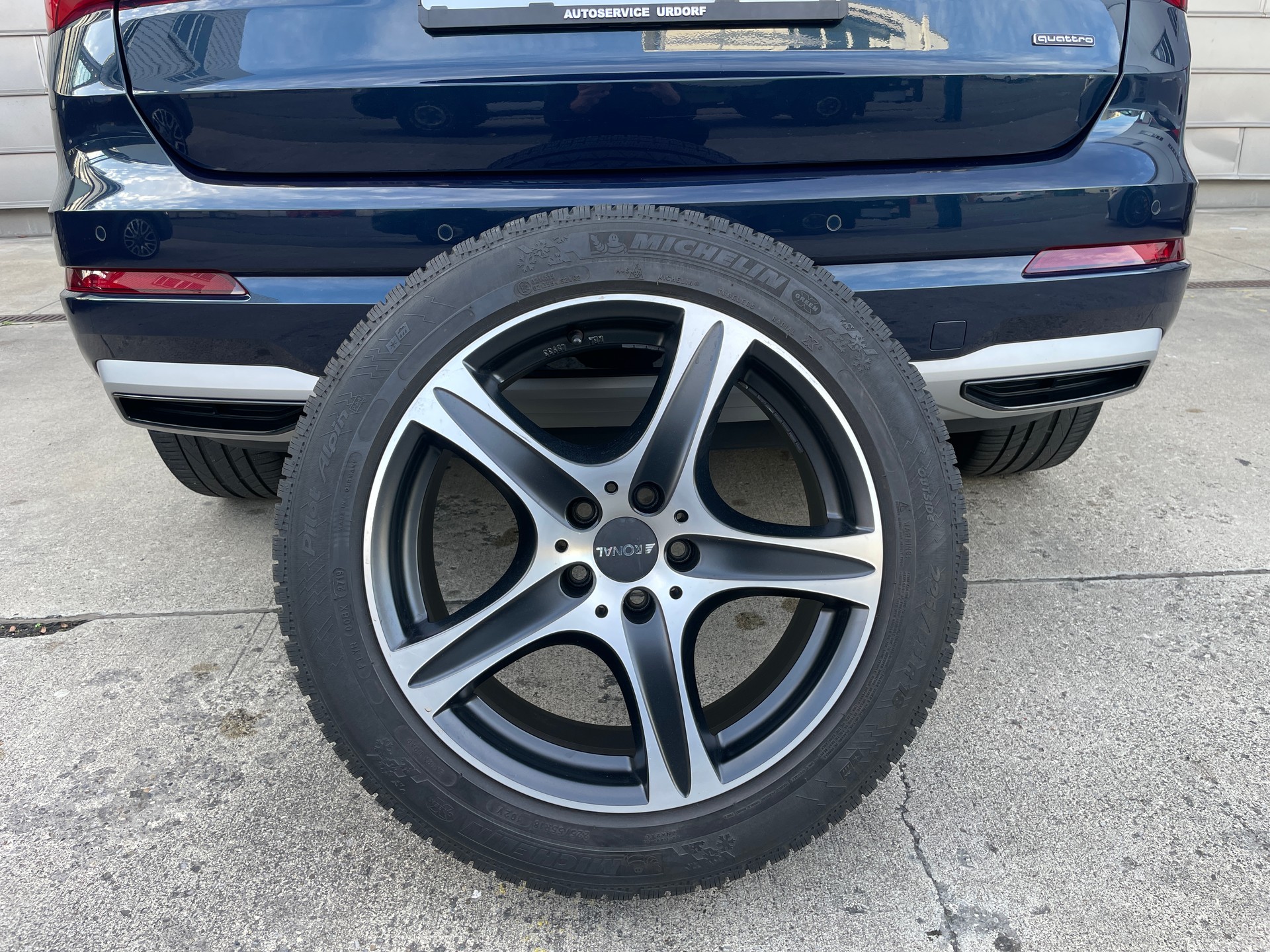 AUDI Q3 40 TFSI advanced quattro S-tronic-image-14