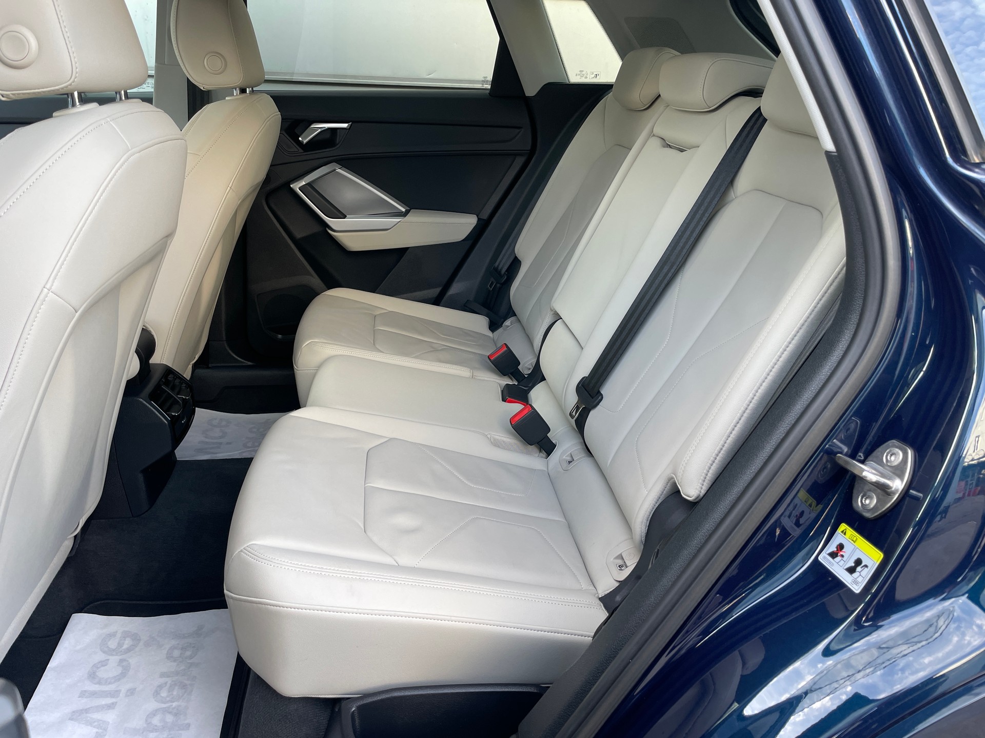AUDI Q3 40 TFSI advanced quattro S-tronic-image-5