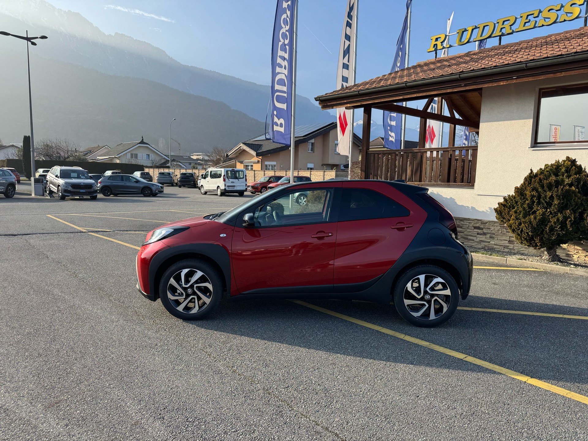 TOYOTA Aygo X 1.0 VVT-i Tr. CVT-image-1