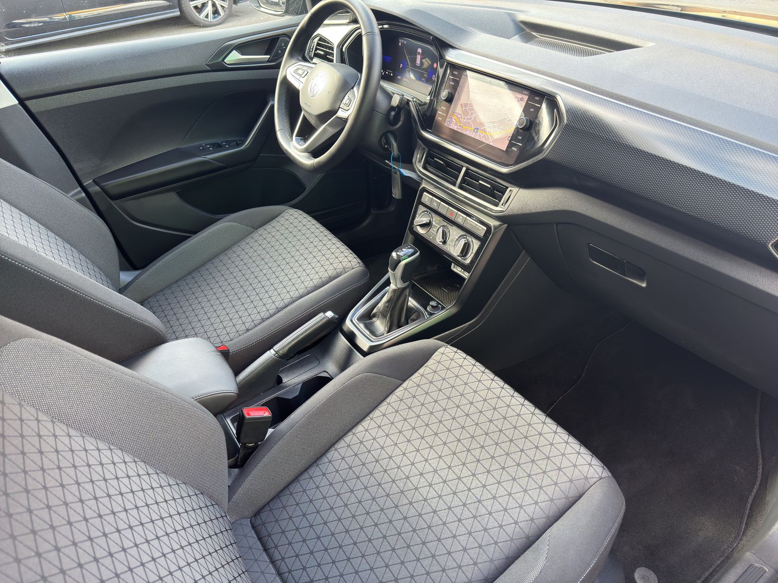 VW T-Cross 1.0 TSI Life DSG-image-8
