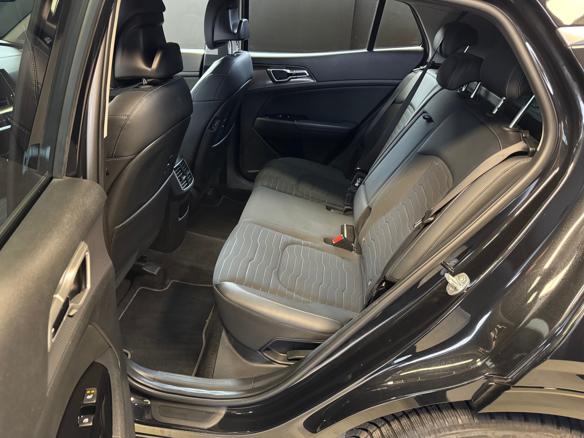 KIA Sportage 1.6T-GDi MHEV Style 4x4 7DCT-image-8