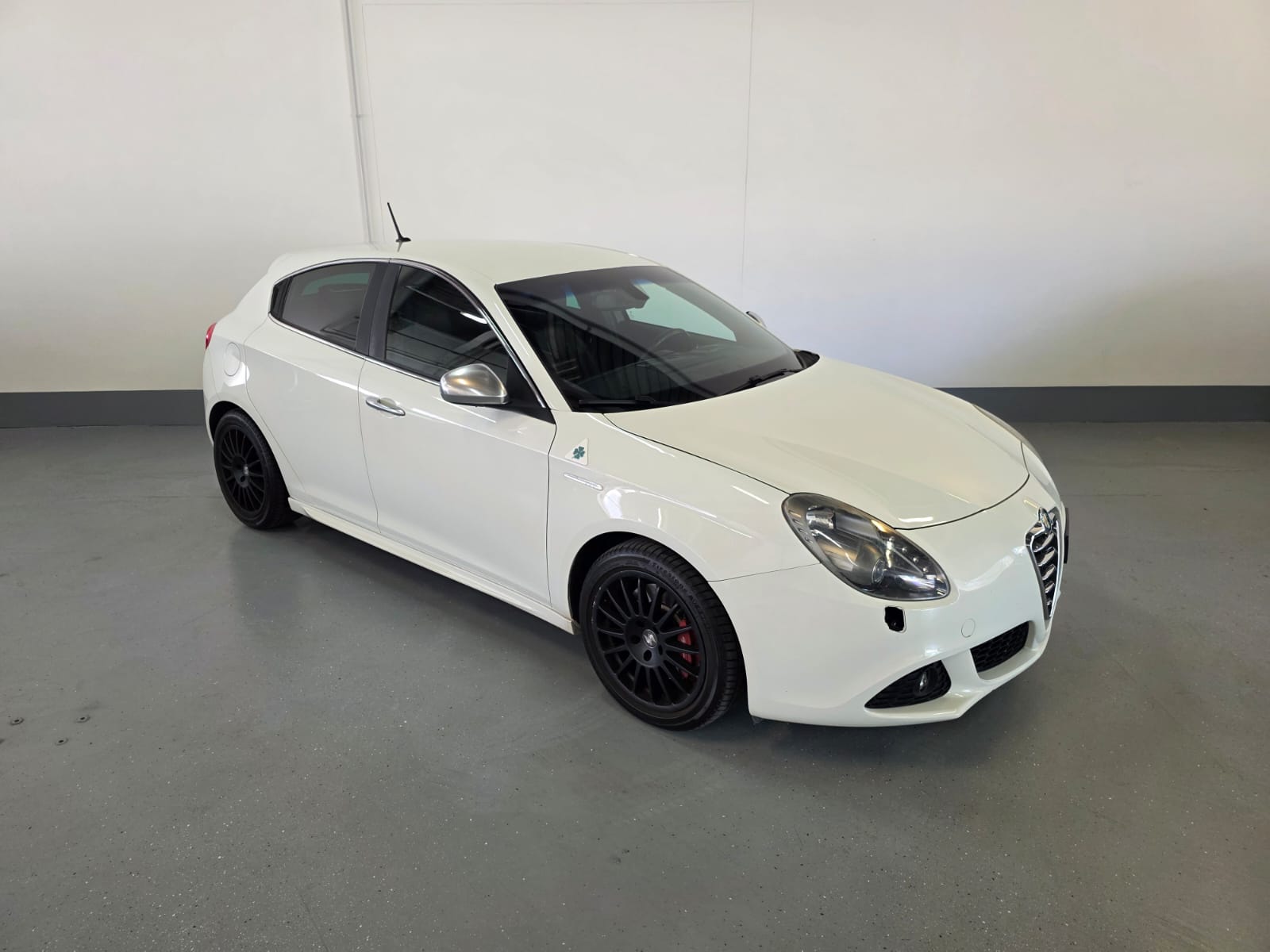 ALFA ROMEO Giulietta 1750 TBi Quadrifoglio Verde-image-1