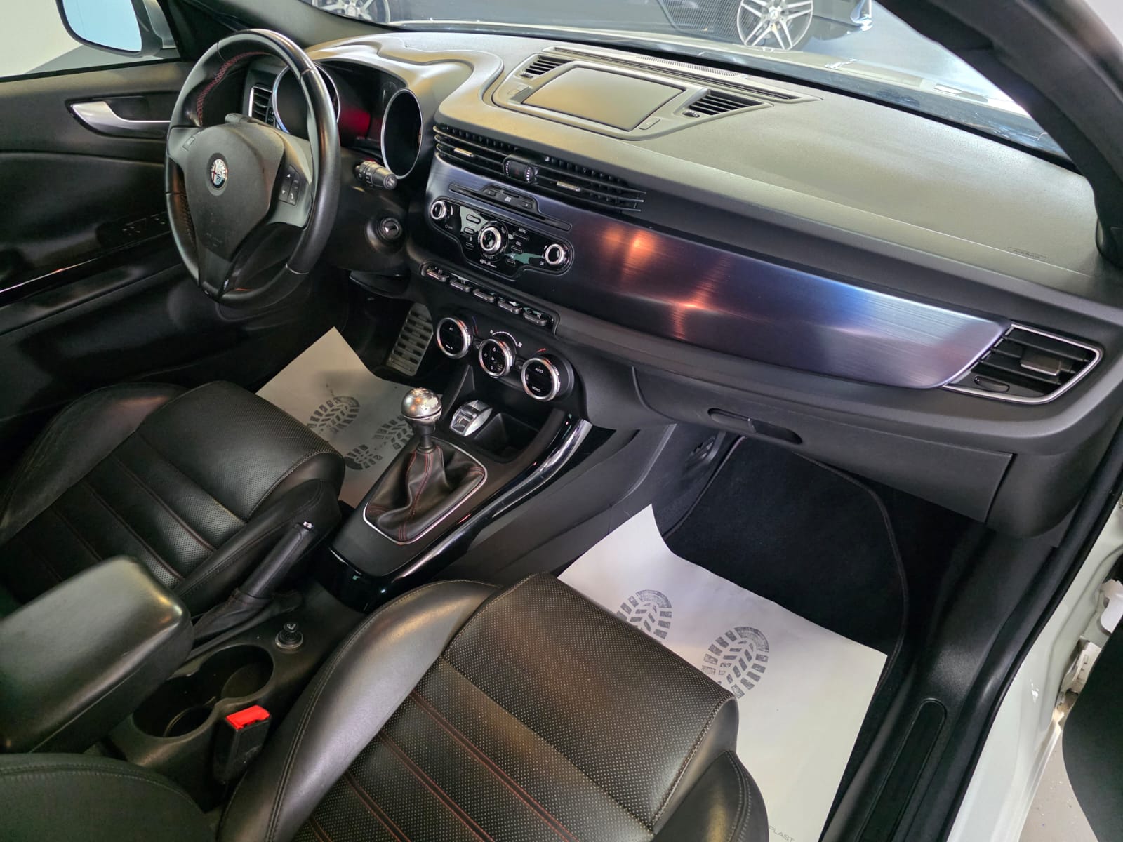 ALFA ROMEO Giulietta 1750 TBi Quadrifoglio Verde-image-18