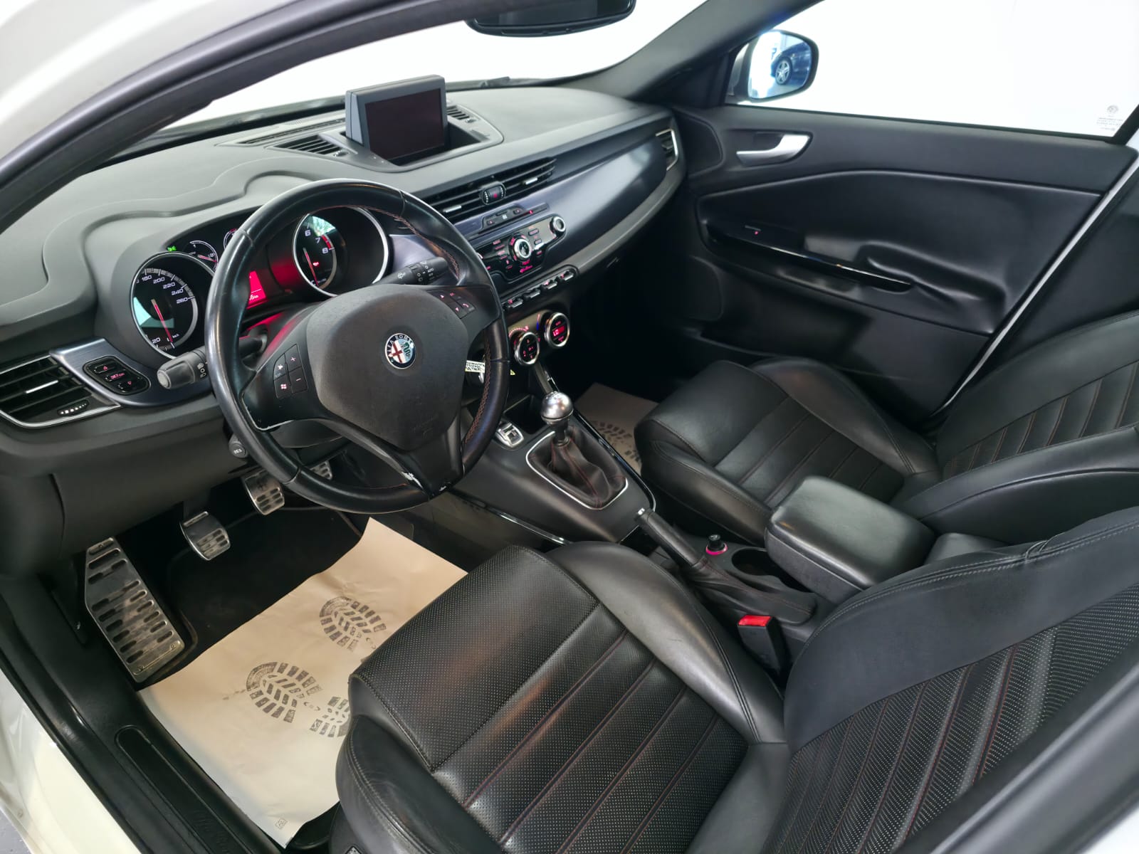 ALFA ROMEO Giulietta 1750 TBi Quadrifoglio Verde-image-17