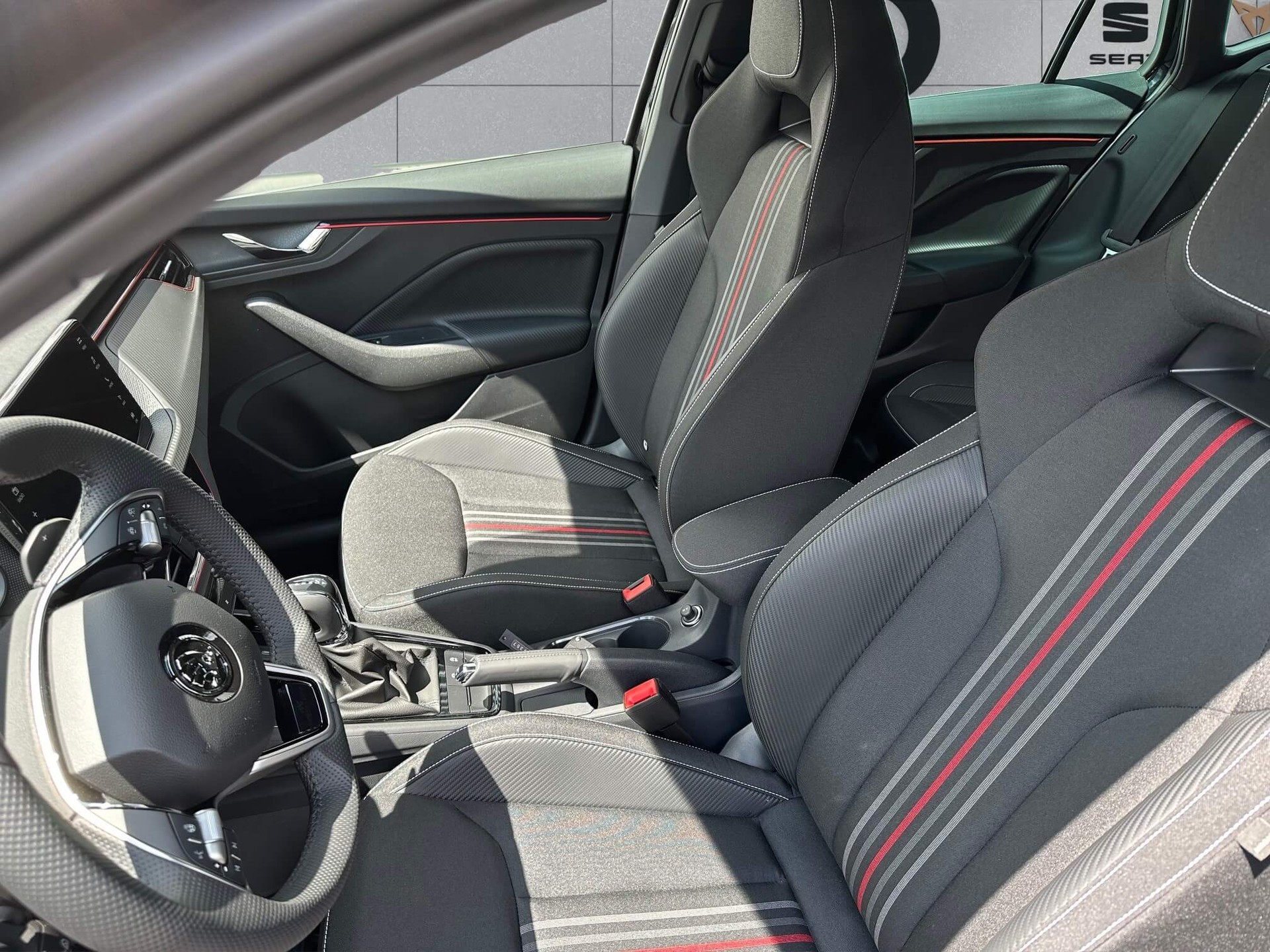 SKODA Kamiq 1.0 TSI Monte Carlo DSG-image-4