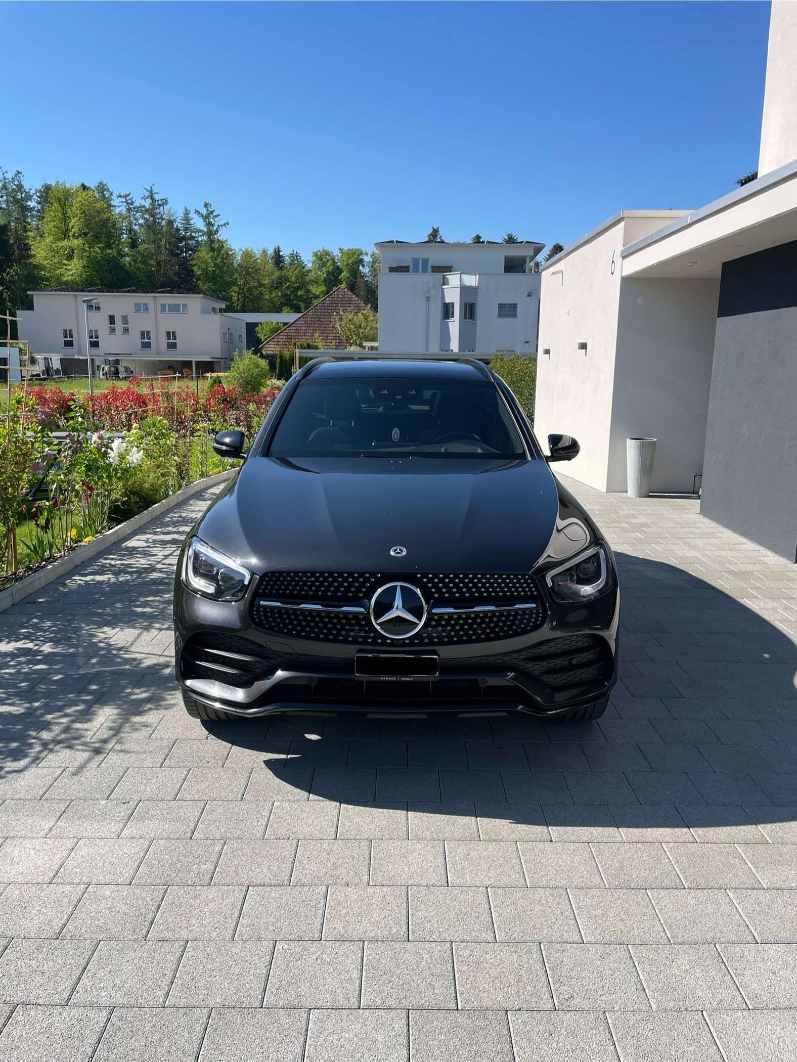 MERCEDES-BENZ GLC 300 e AMG Line 4Matic 9G-Tronic-image-1