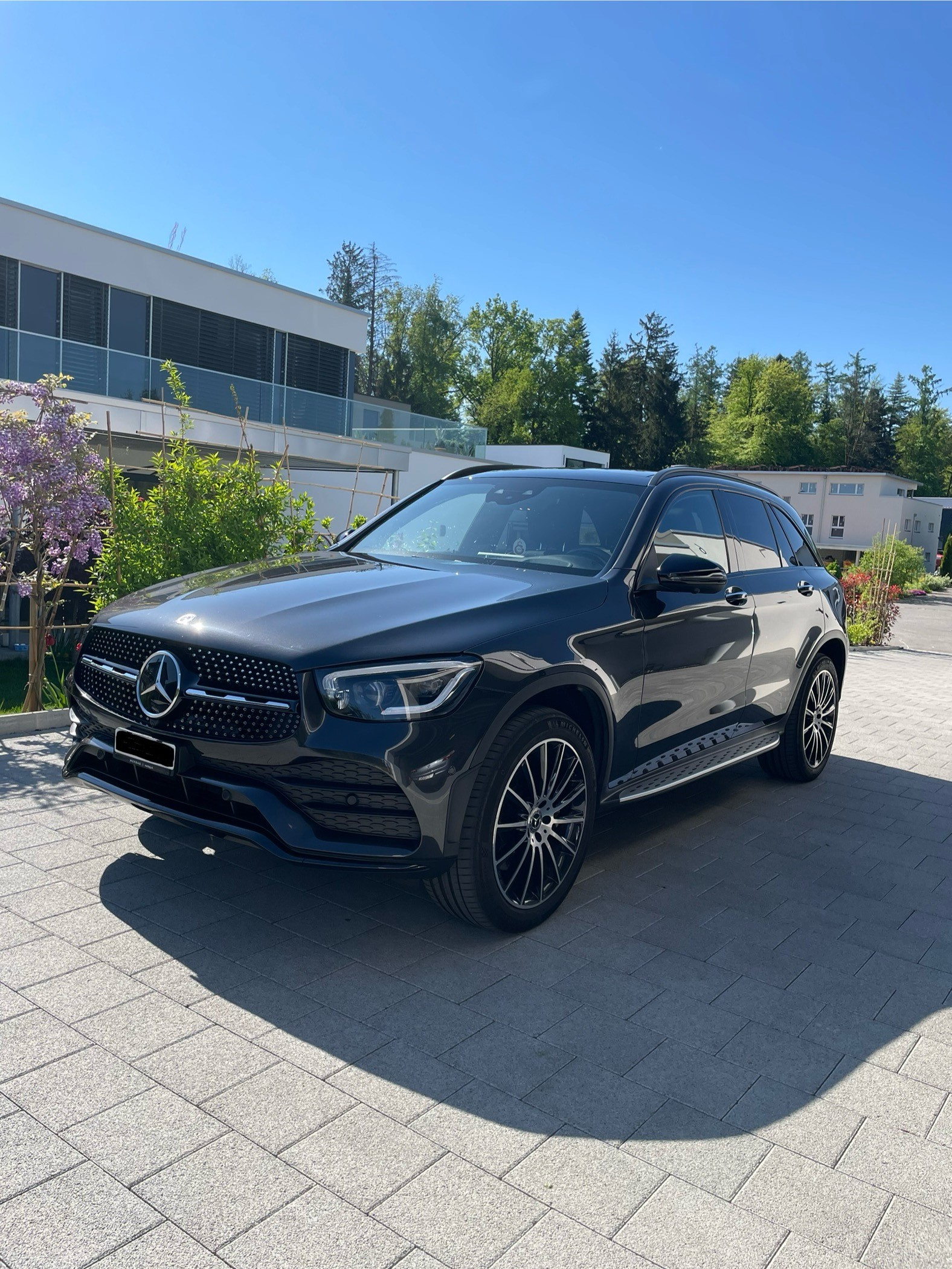MERCEDES-BENZ GLC 300 e AMG Line 4Matic 9G-Tronic-image-0