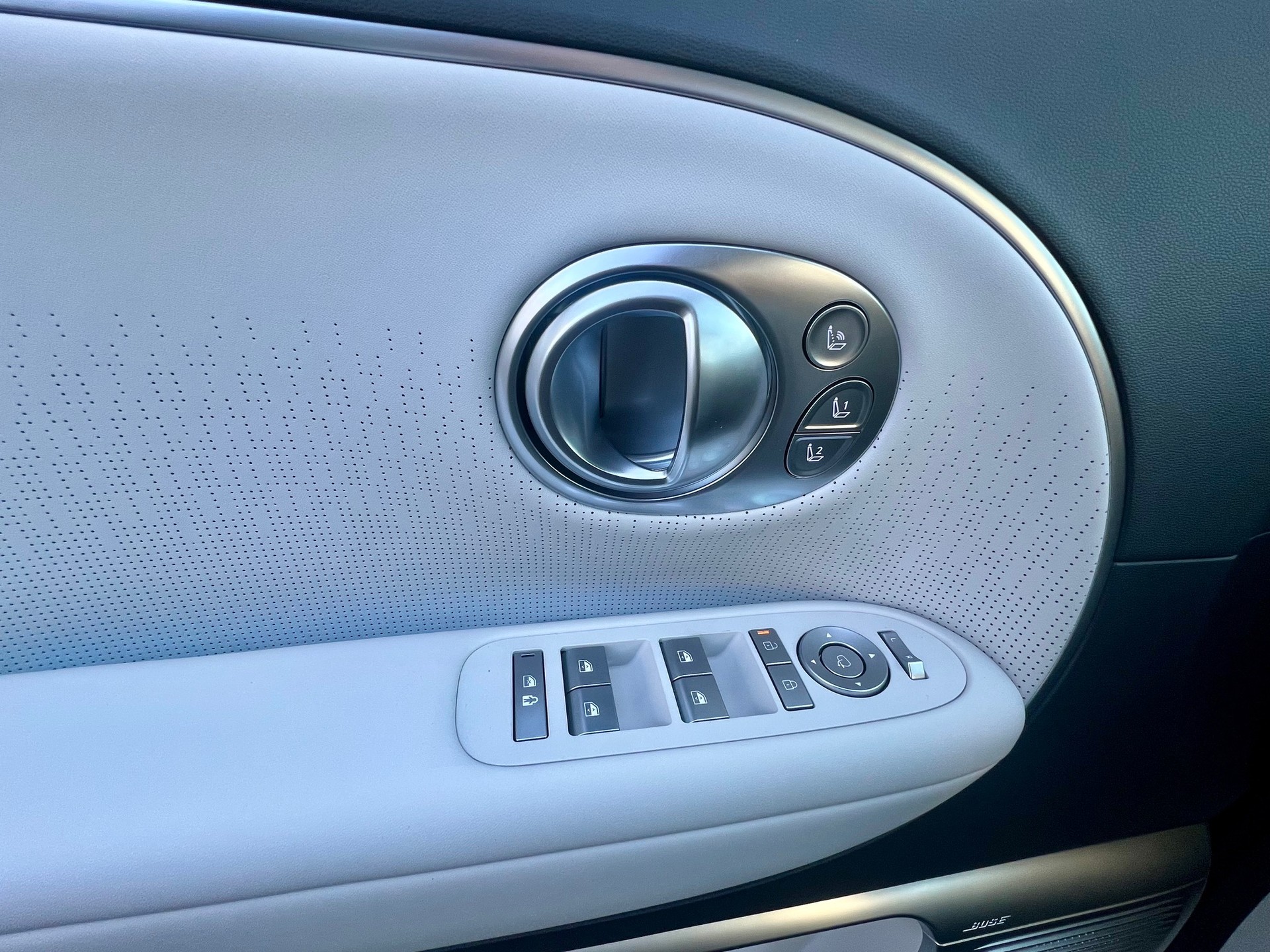 HYUNDAI Ioniq 9 110kWh Vertex Caligraphy 4WD Performance-image-16
