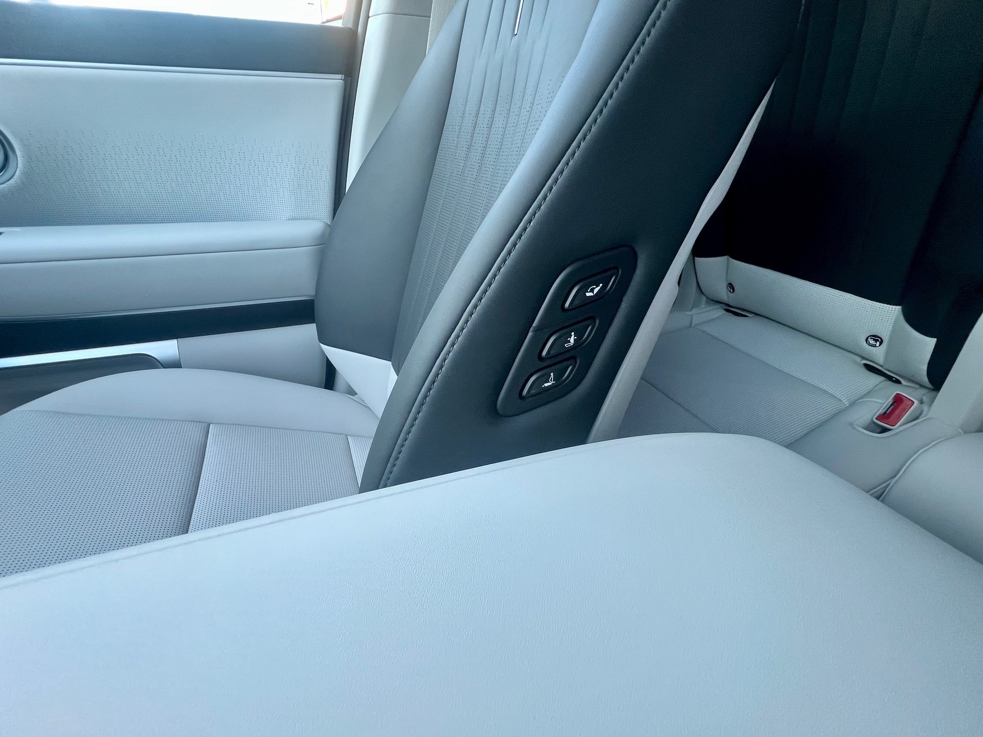 HYUNDAI Ioniq 9 110kWh Vertex Caligraphy 4WD Performance-image-17