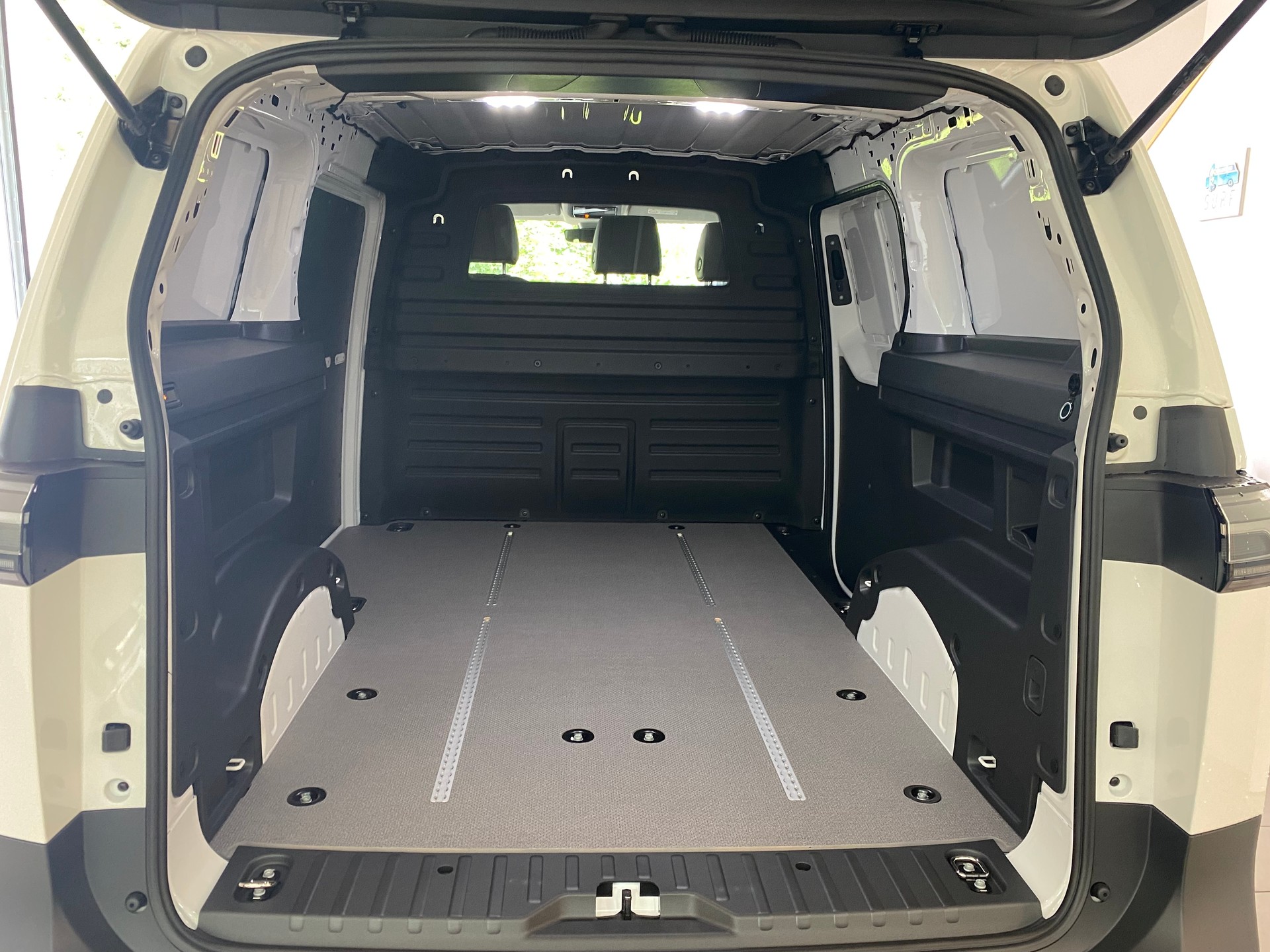 VW ID.Buzz Cargo 204PS 77kWh-image-5