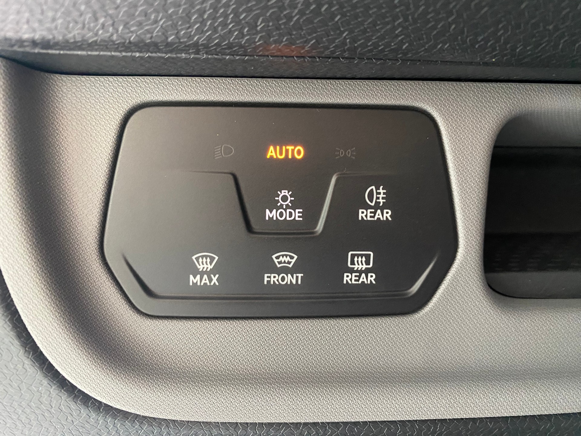 VW ID.Buzz Cargo 204PS 77kWh-image-9
