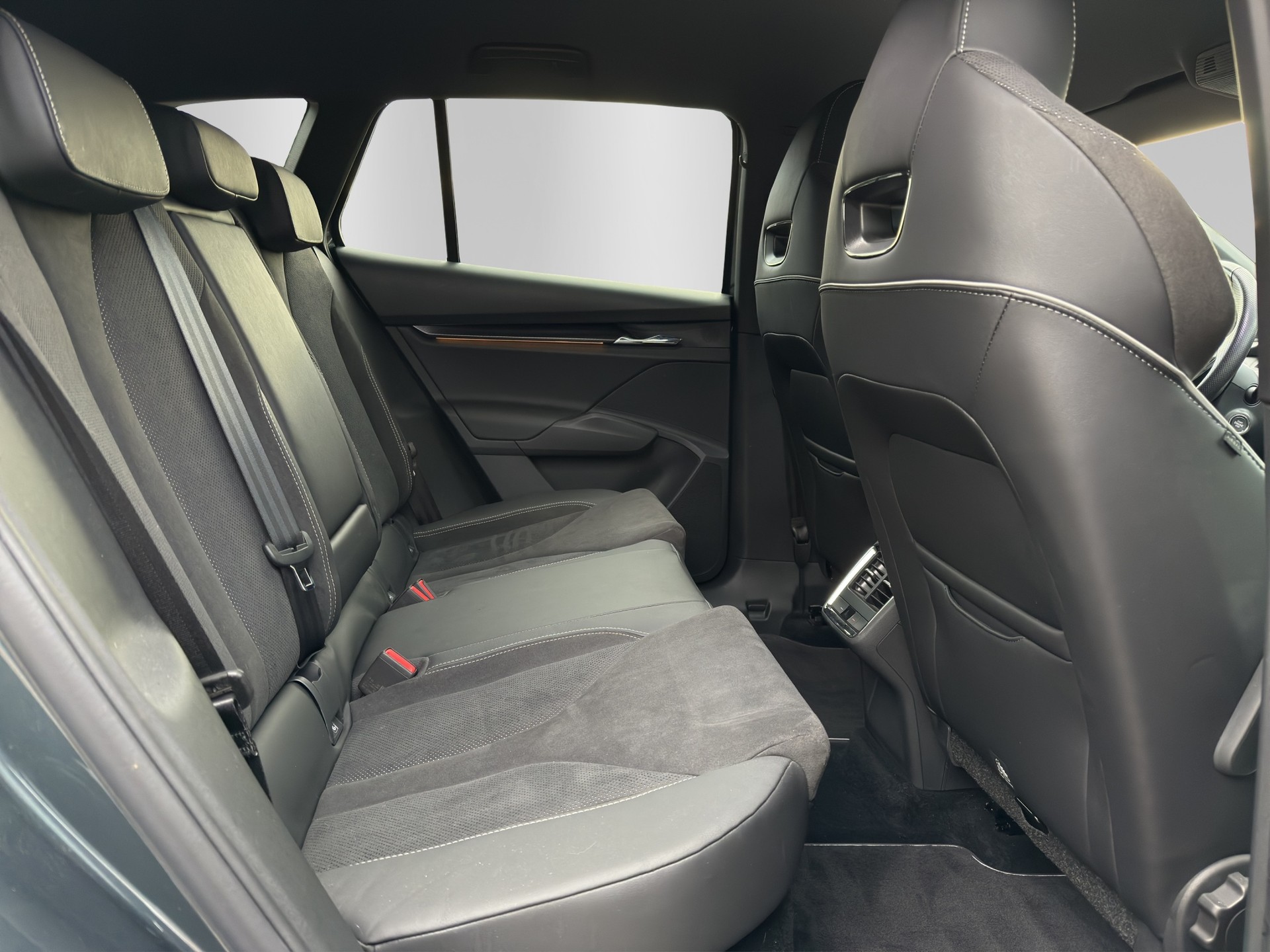 SKODA Enyaq iV 60 SportLine-image-16