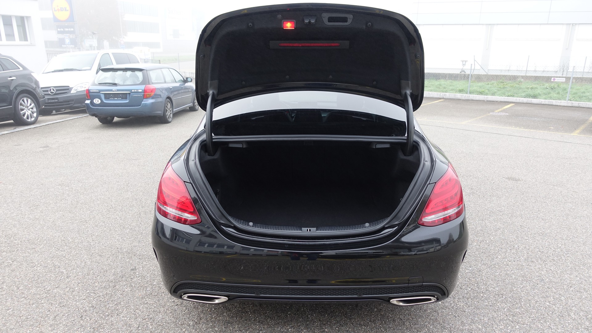 MERCEDES-BENZ C 200 Swiss Star Edition Exclusive-image-9